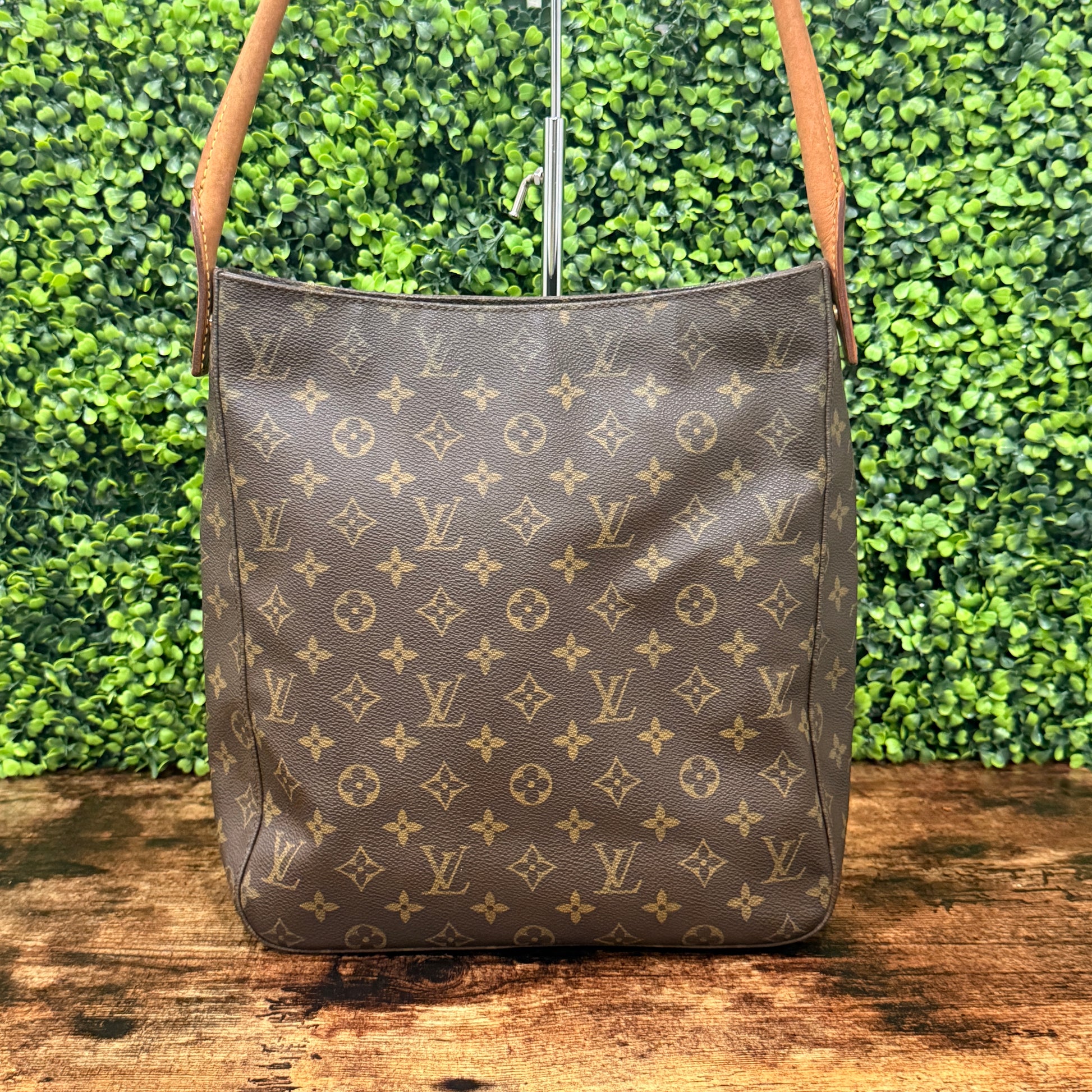 Louis Vuitton Looping Handbag Monogram