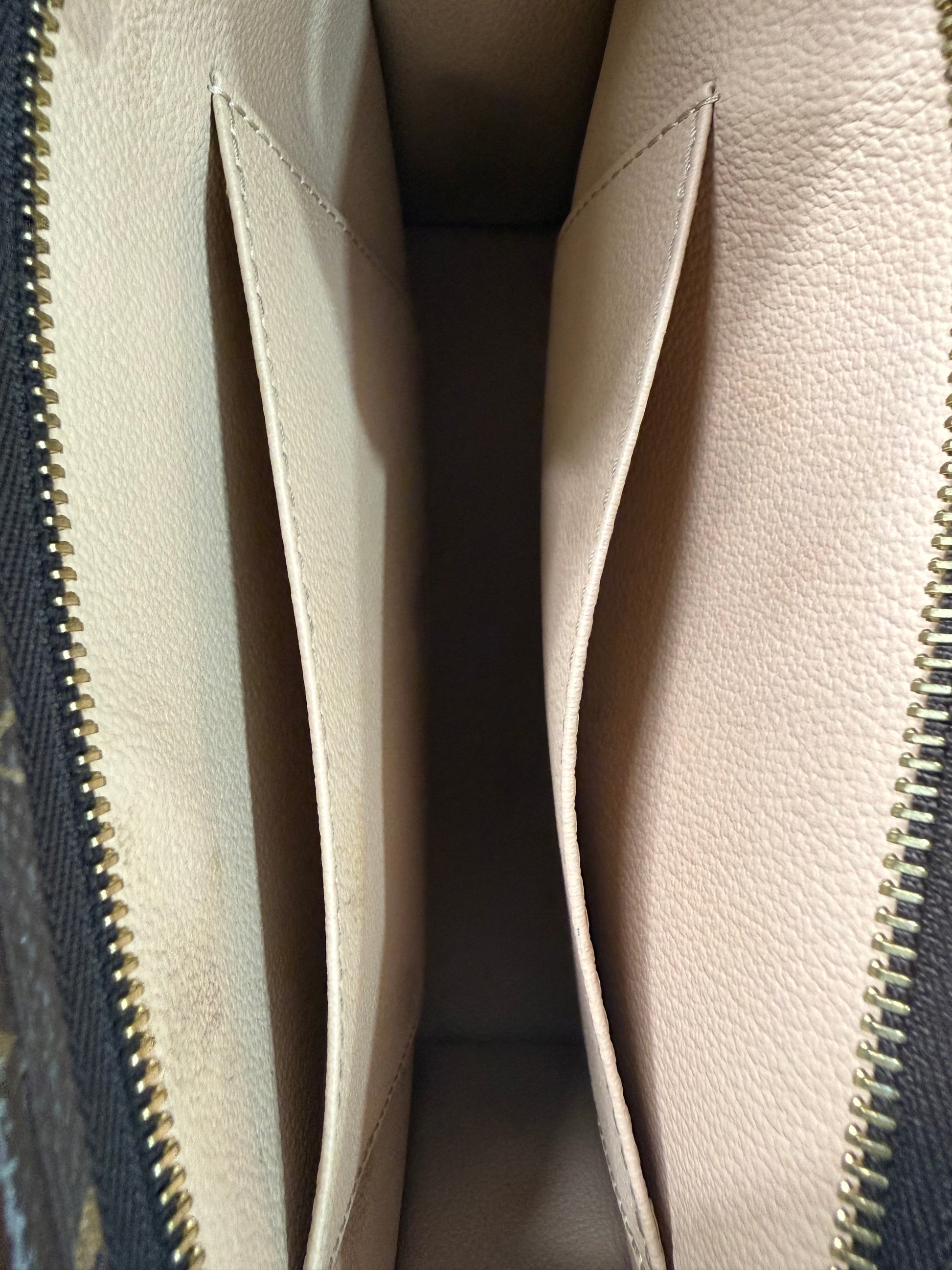 Louis Vuitton Pochette Toiletry 26 Monogram