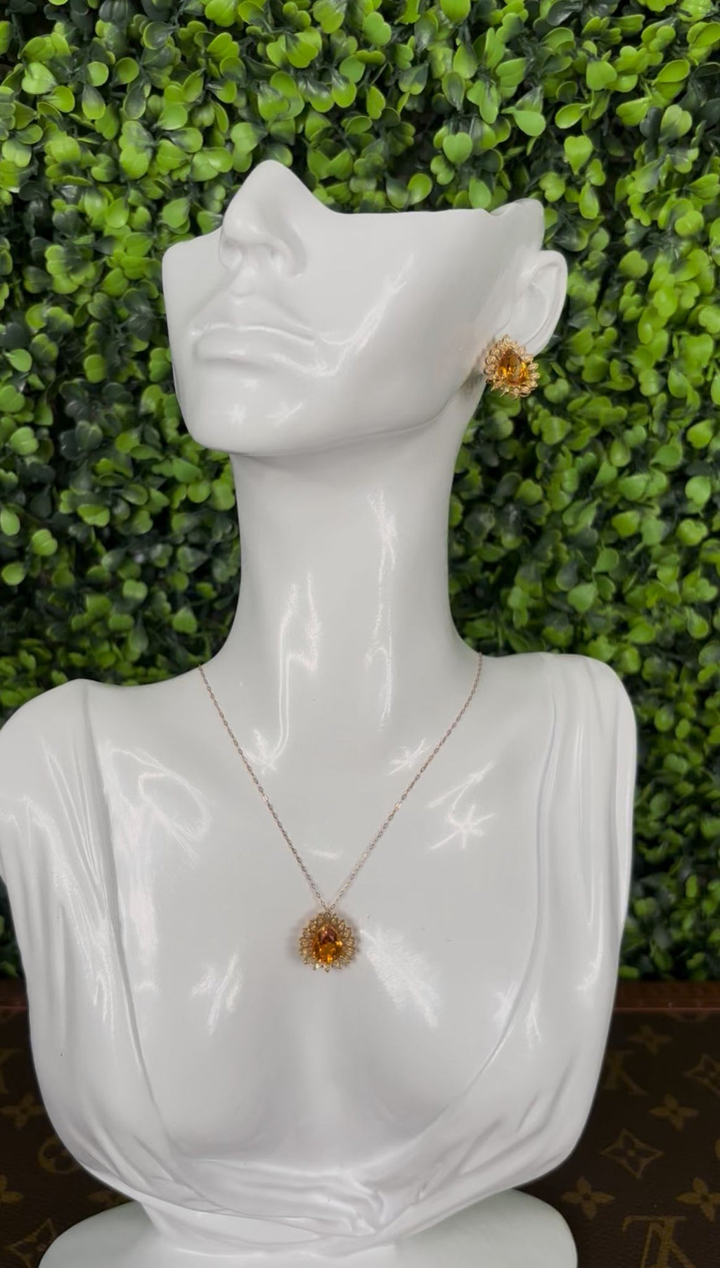 Jewelry Set Yellow Gold 18K w/Diamonds & Citrine Drop Style