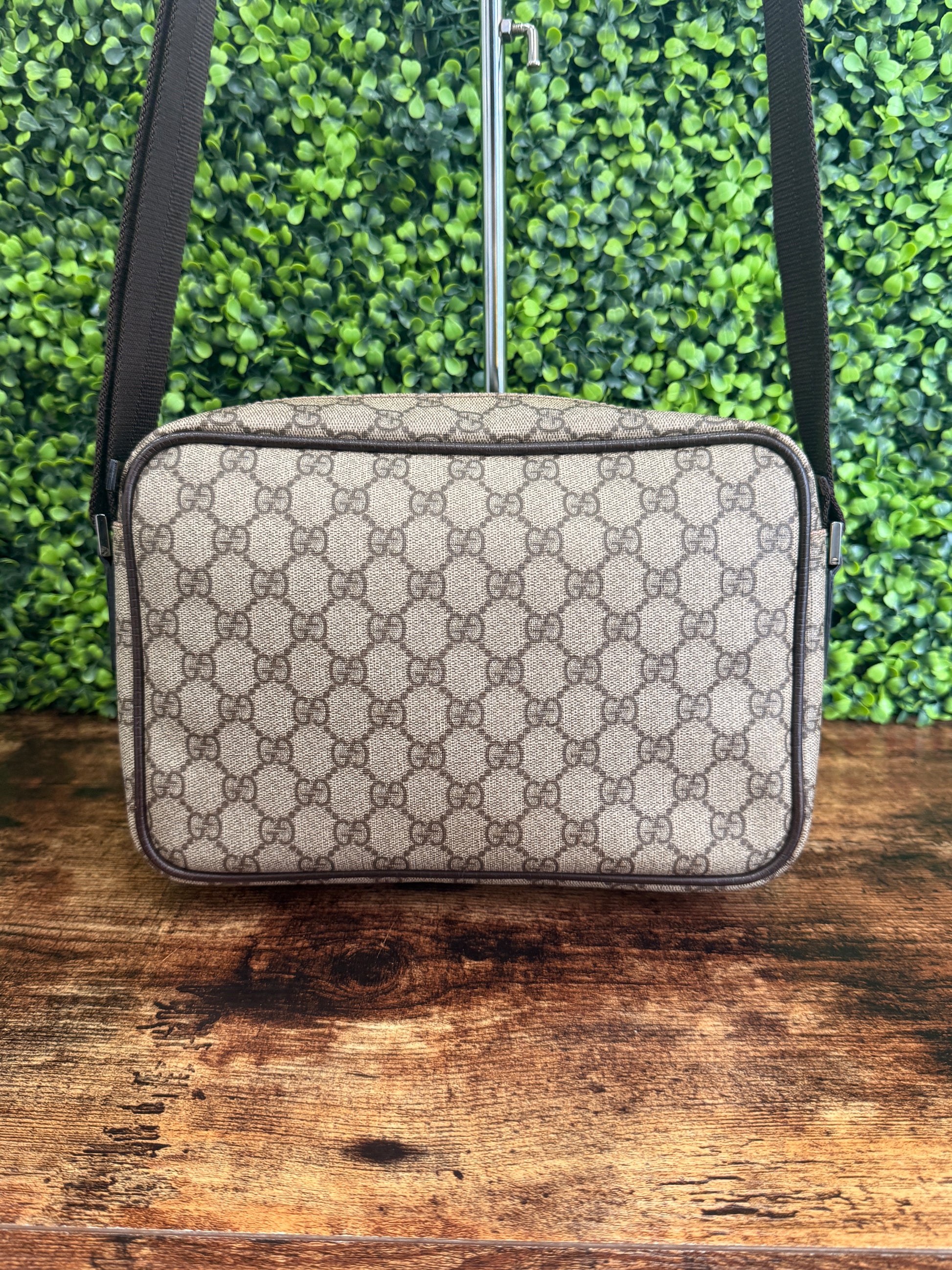 Gucci GG Supreme Messenger Bag