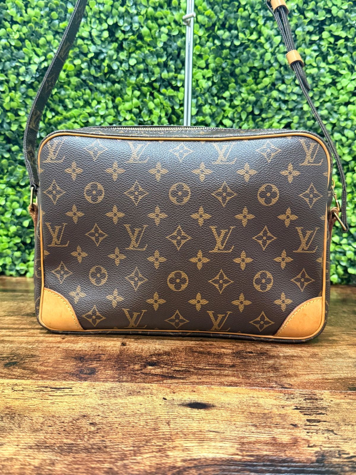 Louis Vuitton Nil GM Monogram Archive