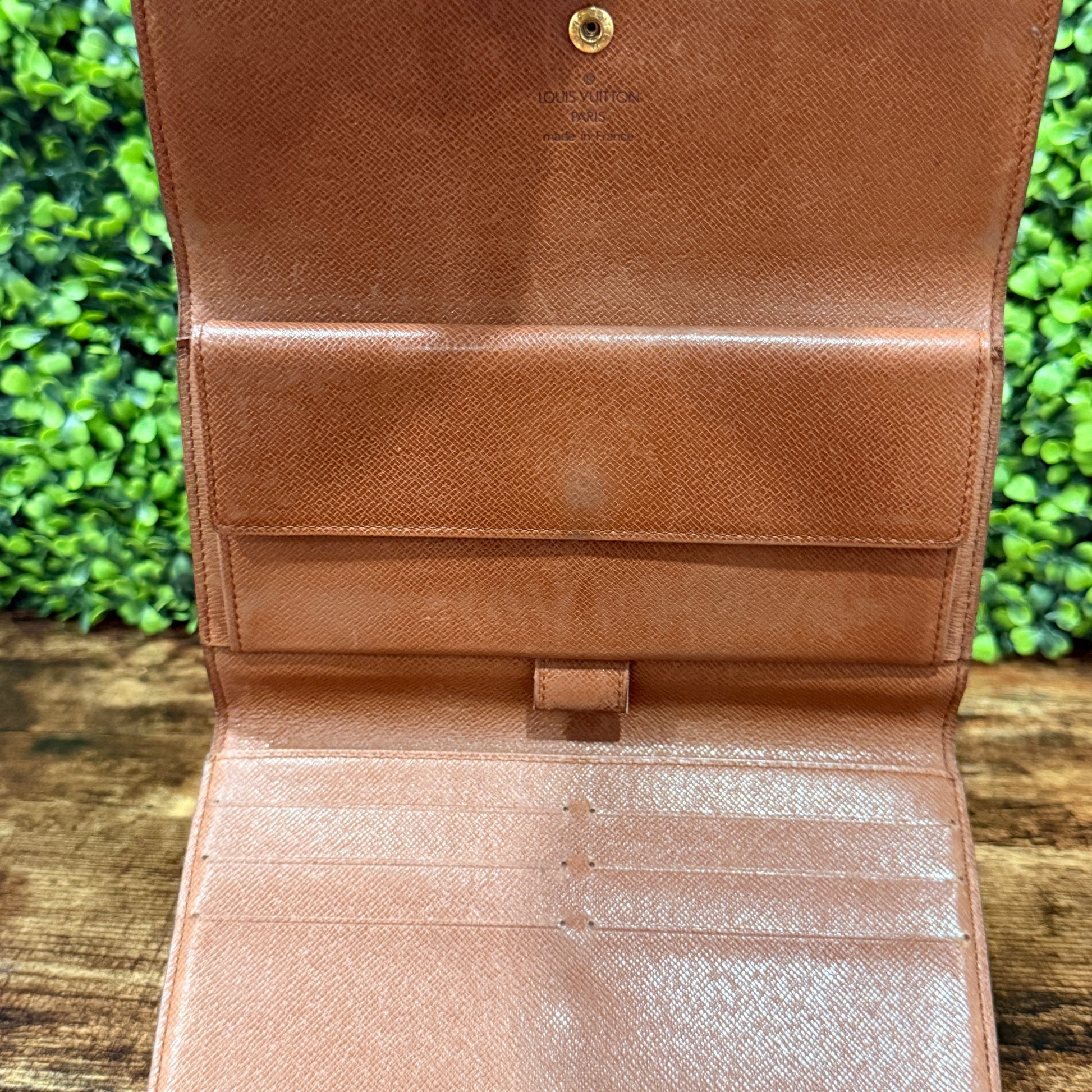 Louis Vuitton Sarah Wallet International Monogram