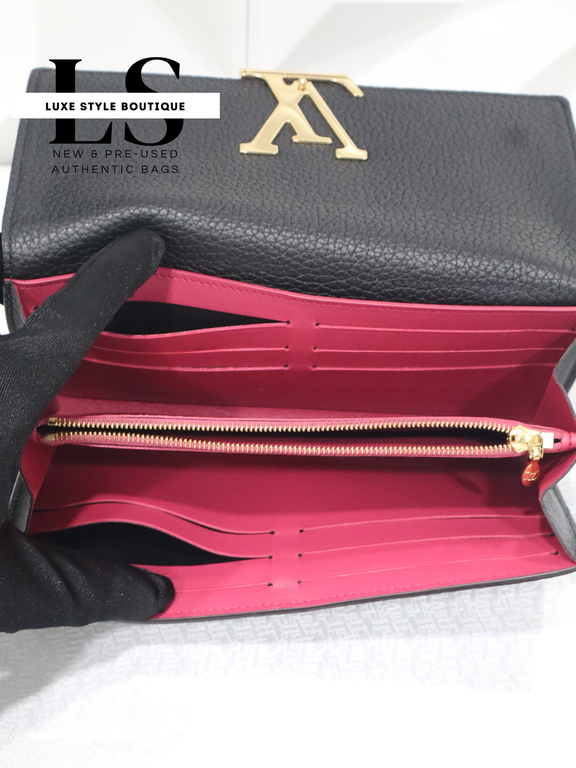 Louis Vuitton Capucines Compact Wallet Noir & Pink