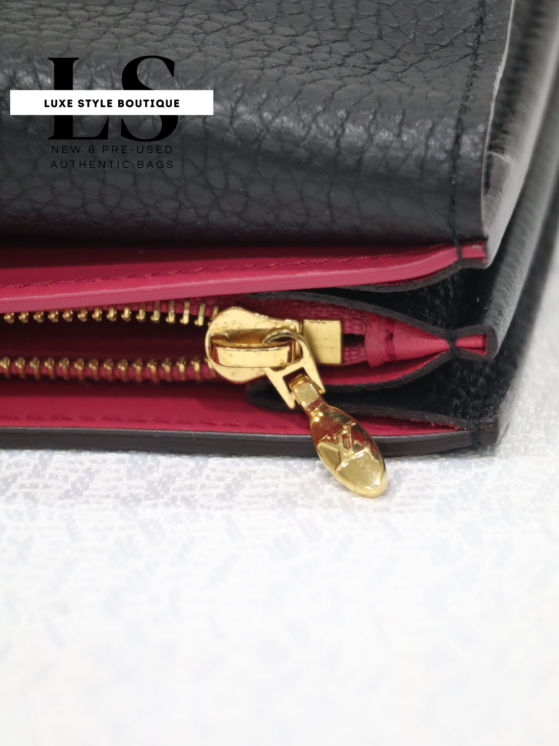 Louis Vuitton Capucines Compact Wallet Noir & Pink