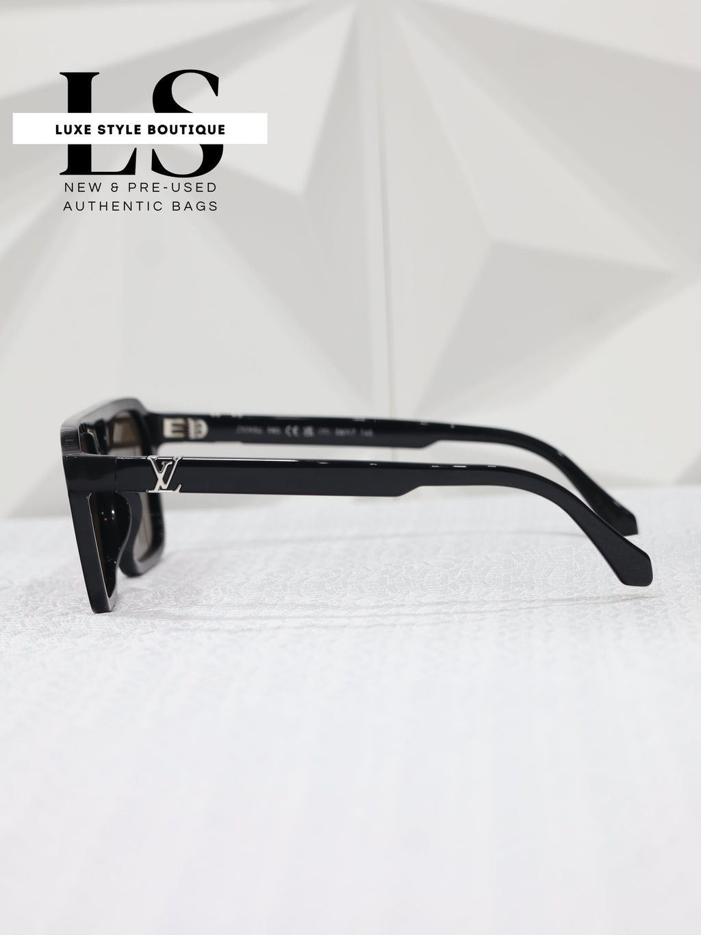 Louis Vuitton Hit Large Square Sunglasses 56*17 NEW