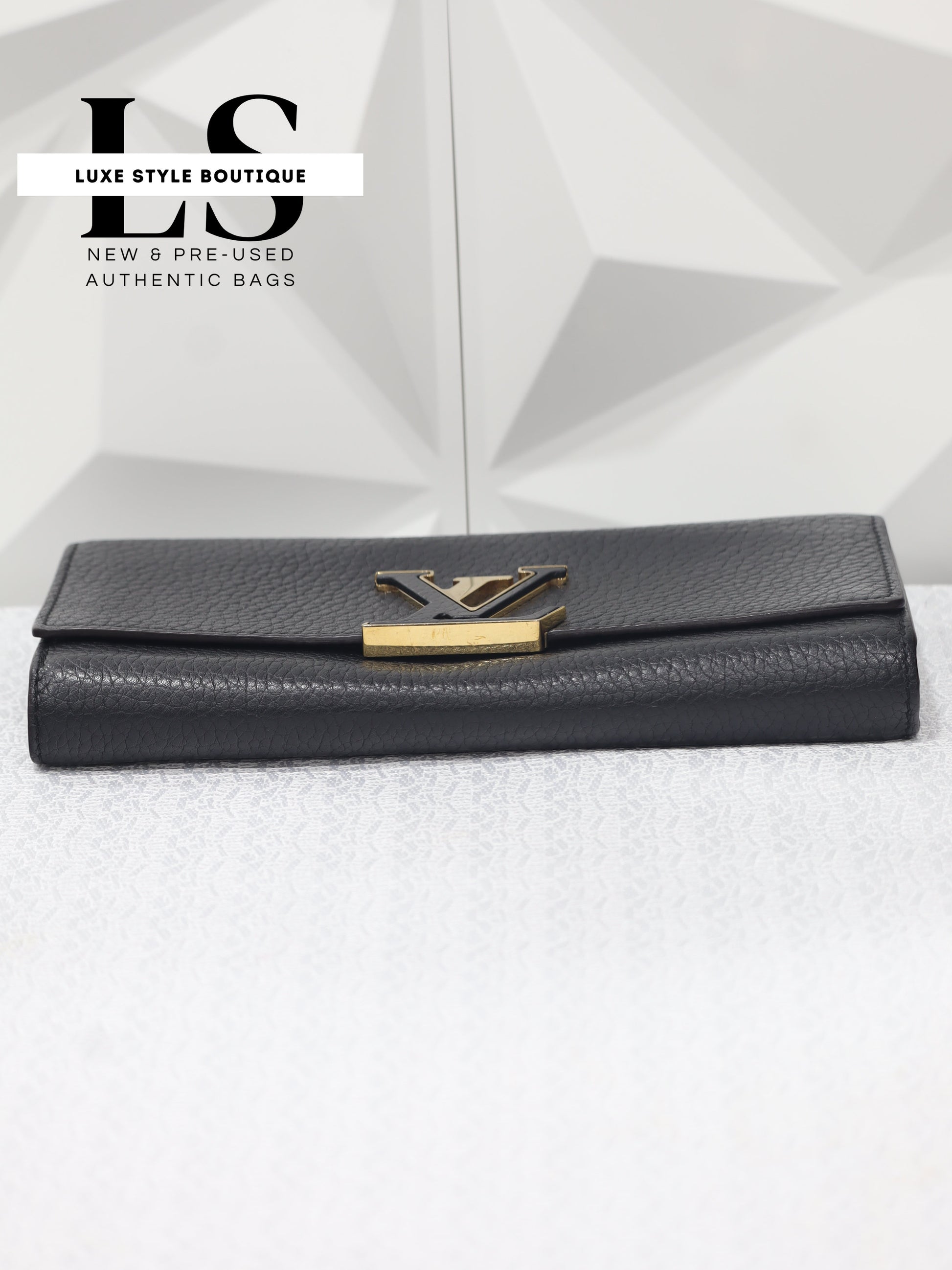 Louis Vuitton Capucines Compact Wallet Noir & Pink