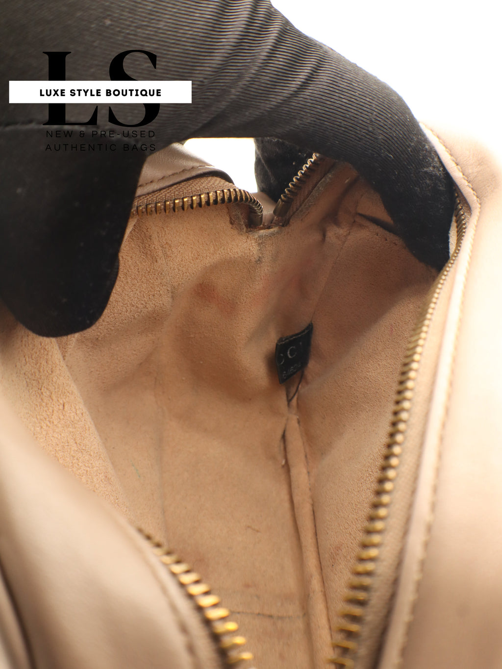 Gucci GG Marmont Matelasse Crossbody Beige