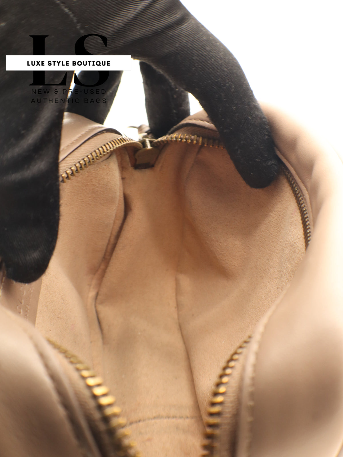 Gucci GG Marmont Matelasse Crossbody Beige
