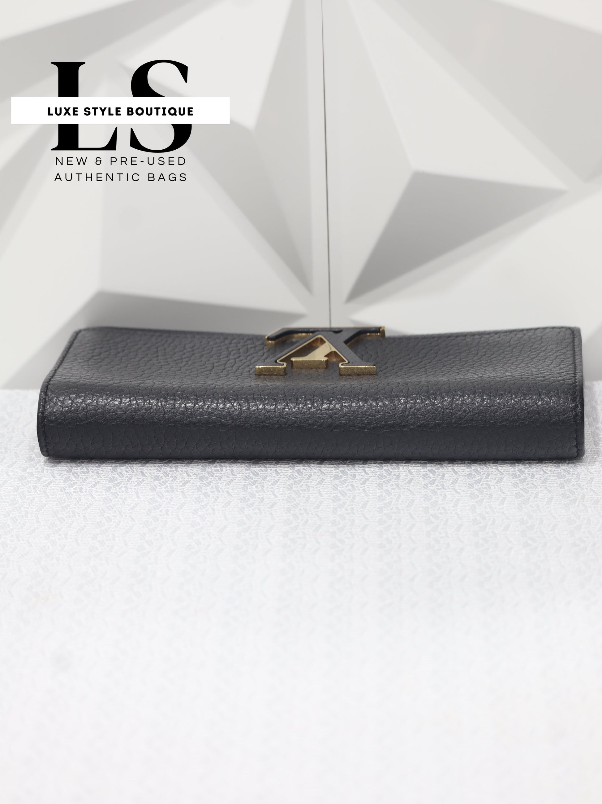 Louis Vuitton Capucines Compact Wallet Noir & Pink