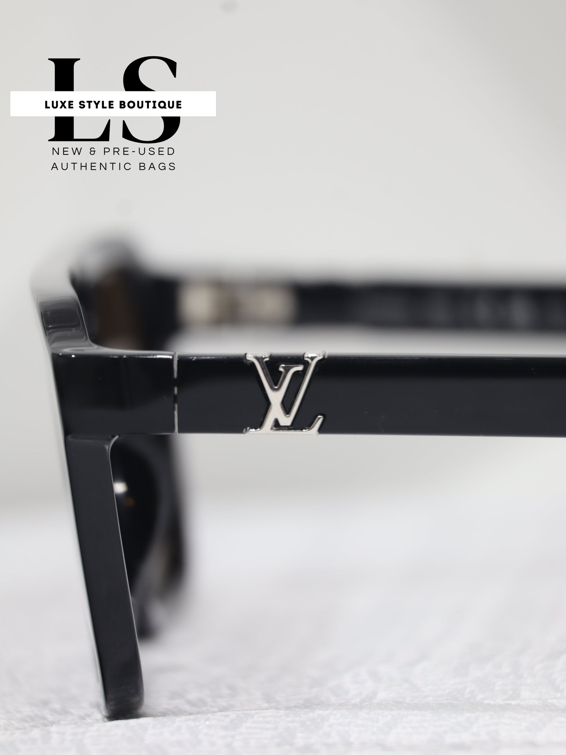 Louis Vuitton Hit Large Square Sunglasses 56*17 NEW