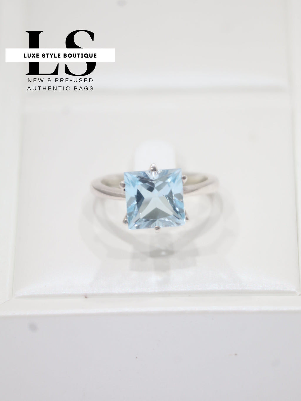 Ring Silver .925 w/Blue Topaz
