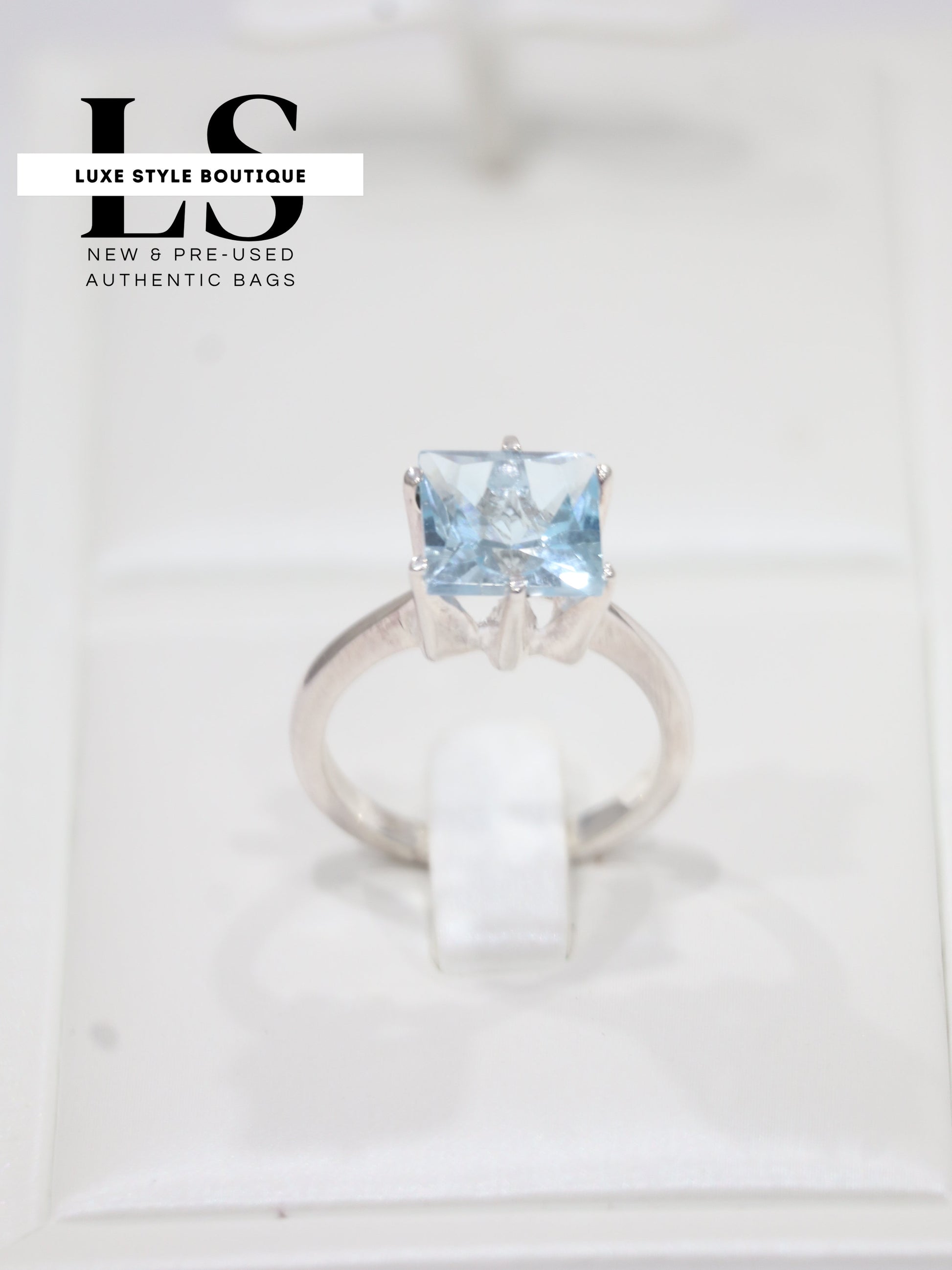 Ring Silver .925 w/Blue Topaz