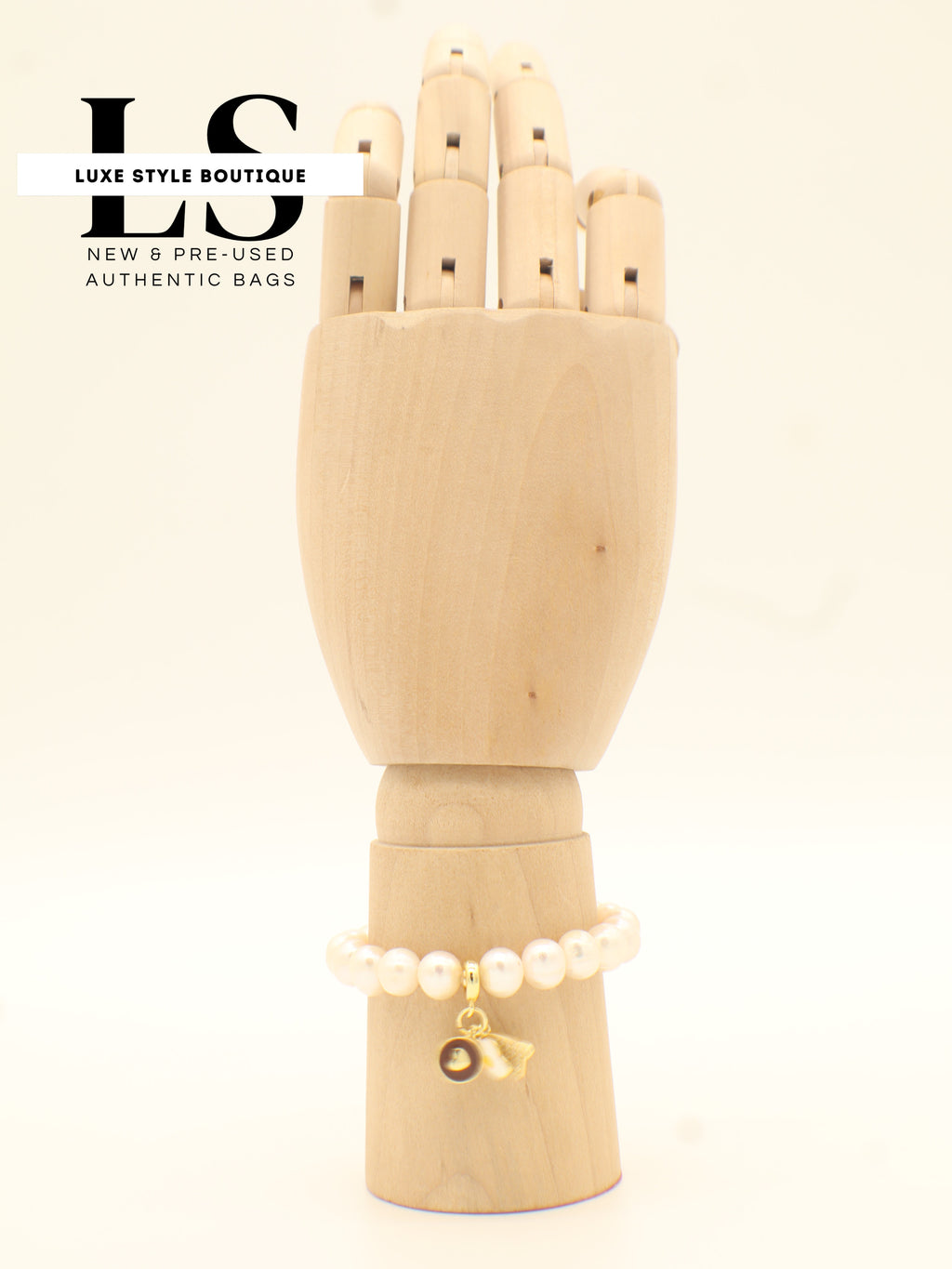 Bracelet Natural Pearls w/Breakfast Charm