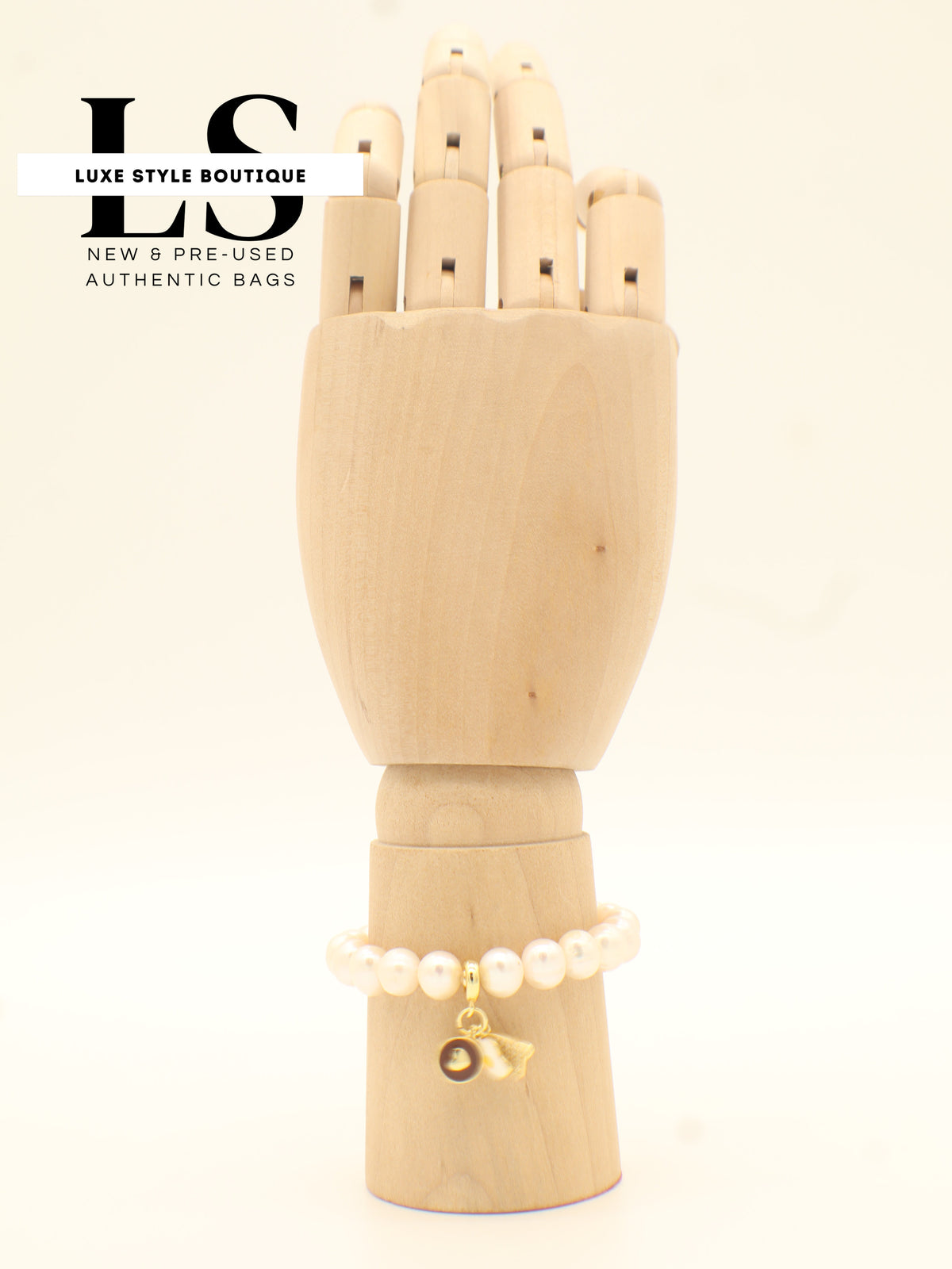 Bracelet Natural Pearls w/Breakfast Charm