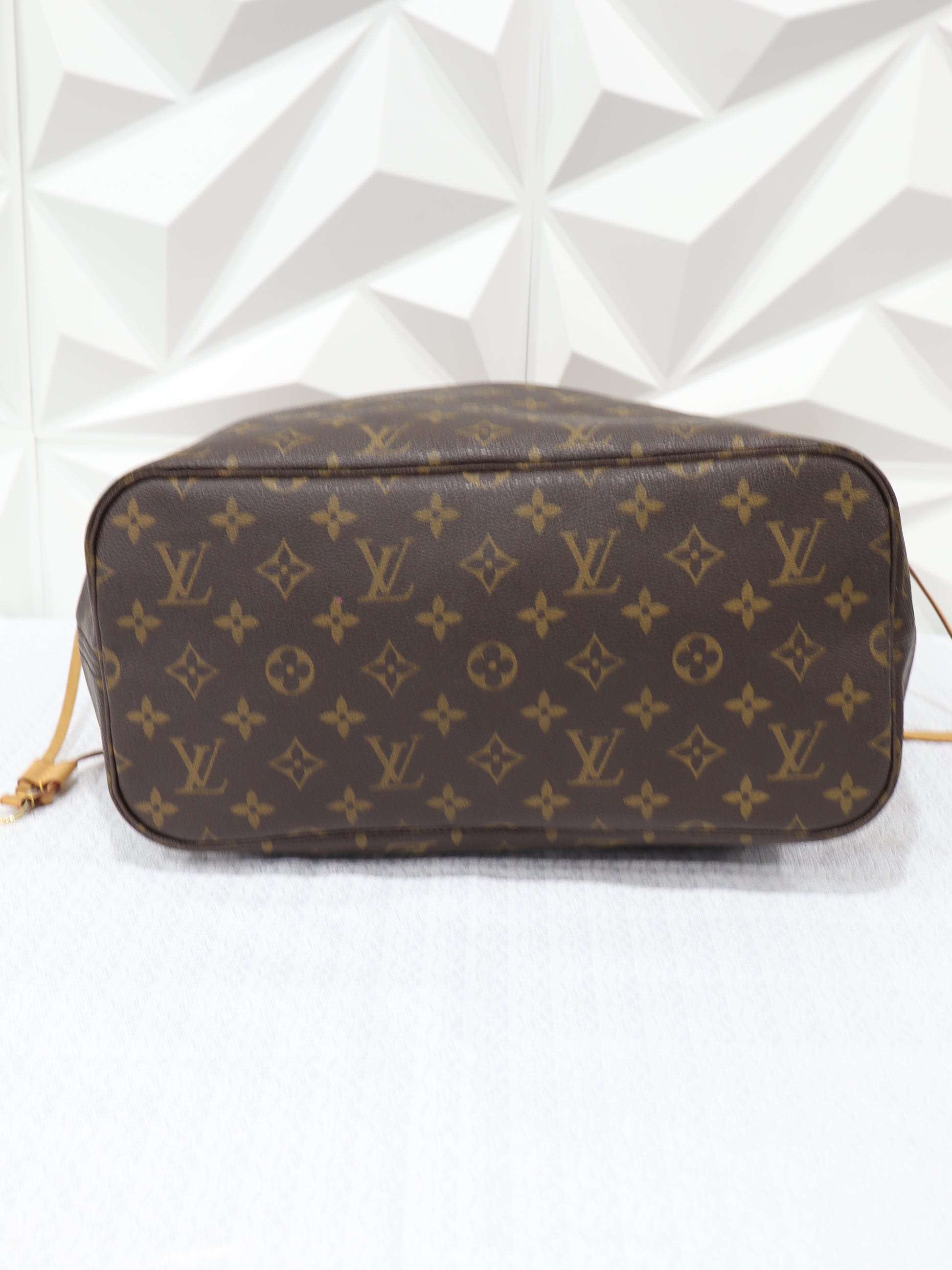 Louis Vuitton Monogram Neverfull MM Mimosa Yellow