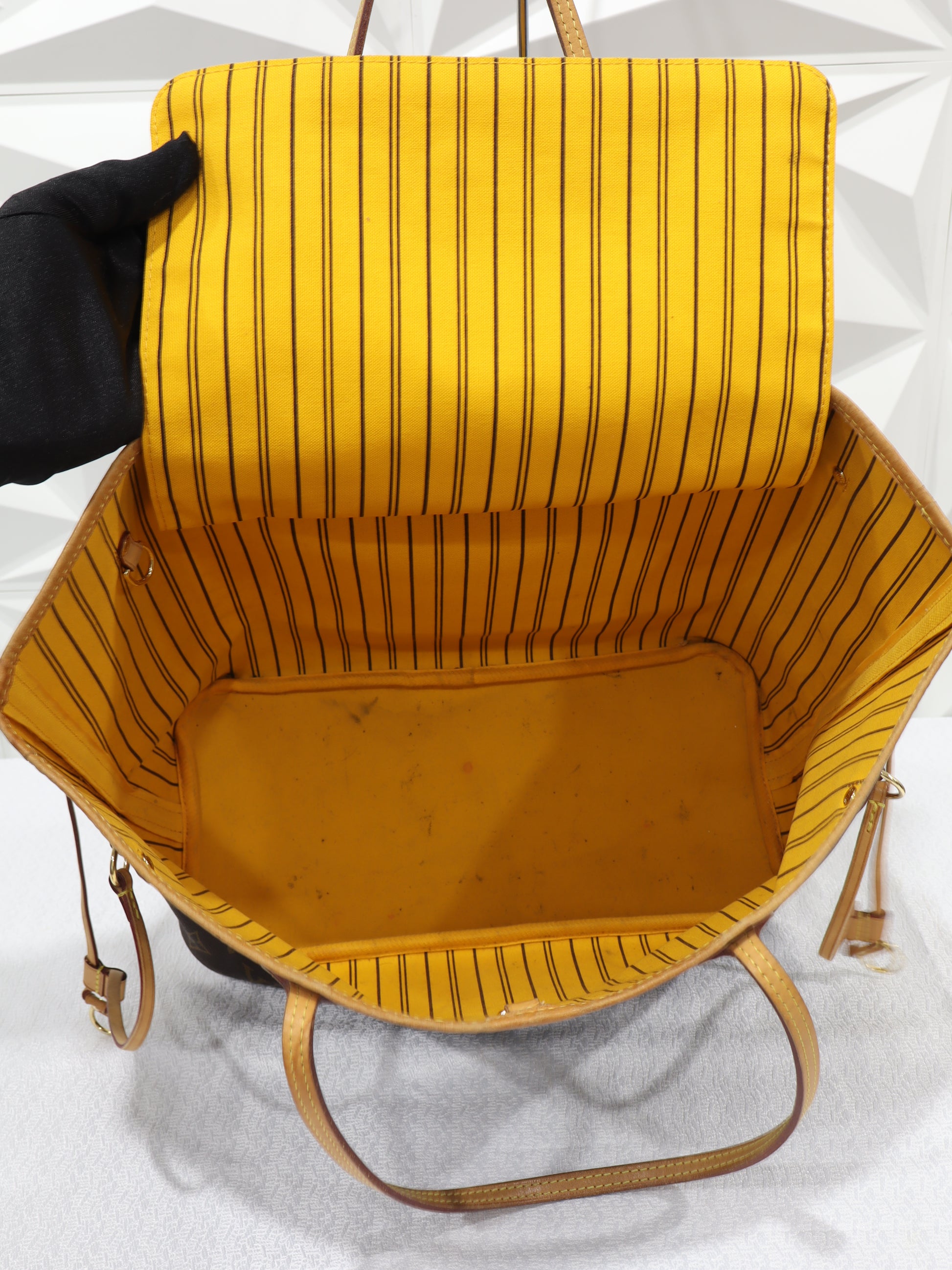 Louis Vuitton Monogram Neverfull MM Mimosa Yellow