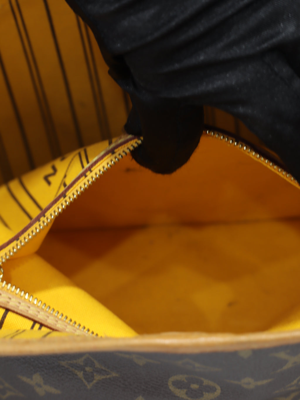 Louis Vuitton Monogram Neverfull MM Mimosa Yellow