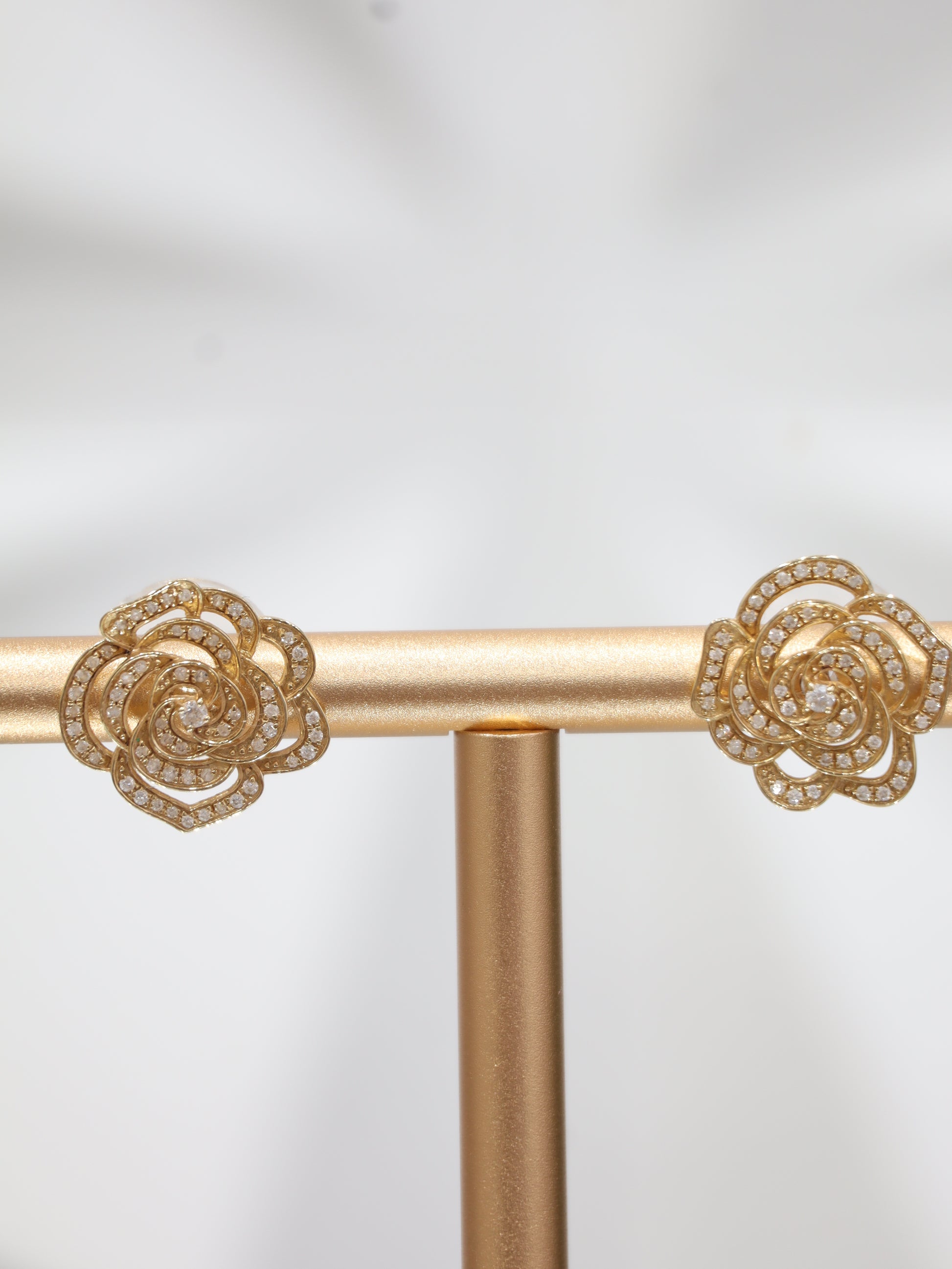 Earrings Yellow Gold 18K w/Diamonds Flower Style
