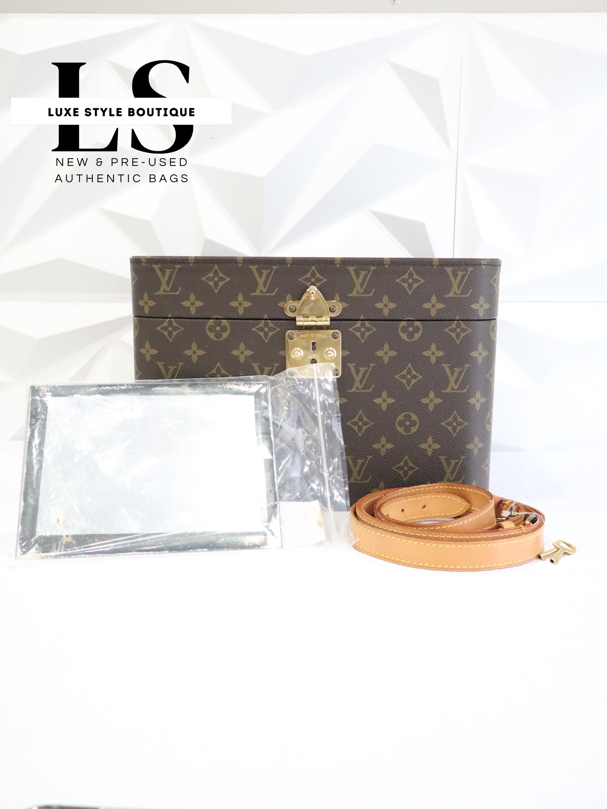 Louis Vuitton Monogram Leather Vanity Case