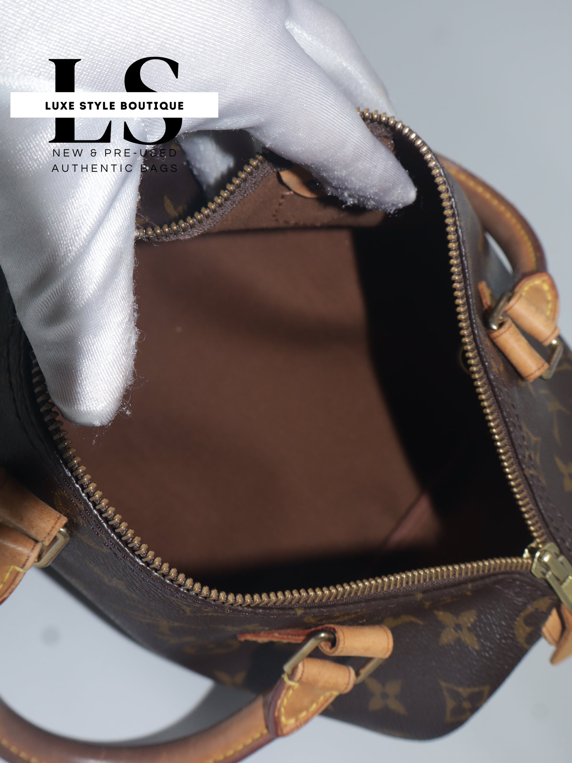 Louis Vuitton Monogram Speedy 25
