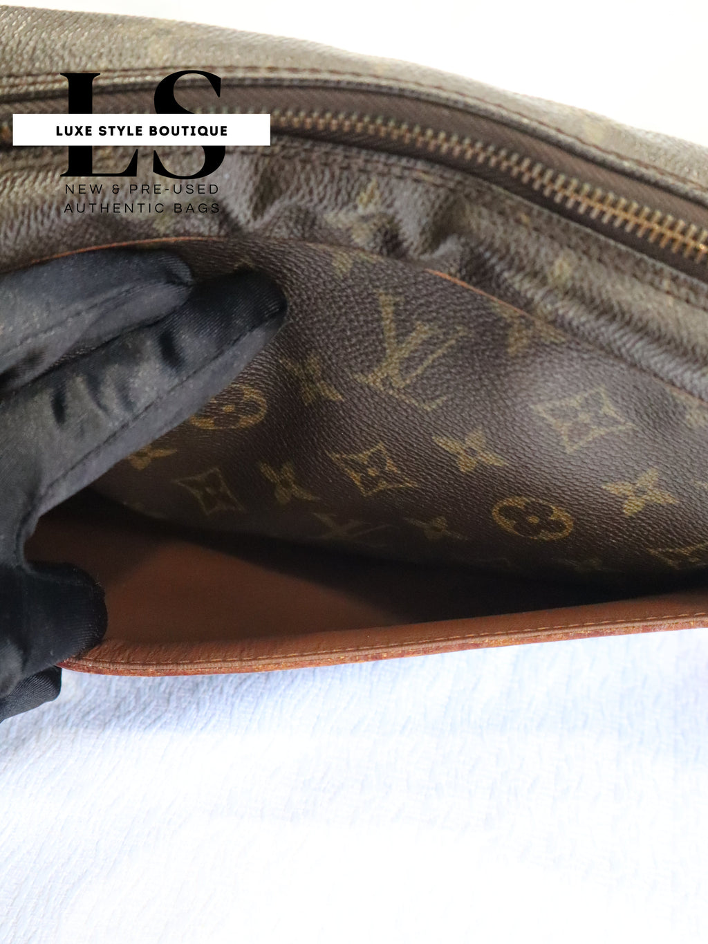 Louis Vuitton Trocadero 27 Monogram