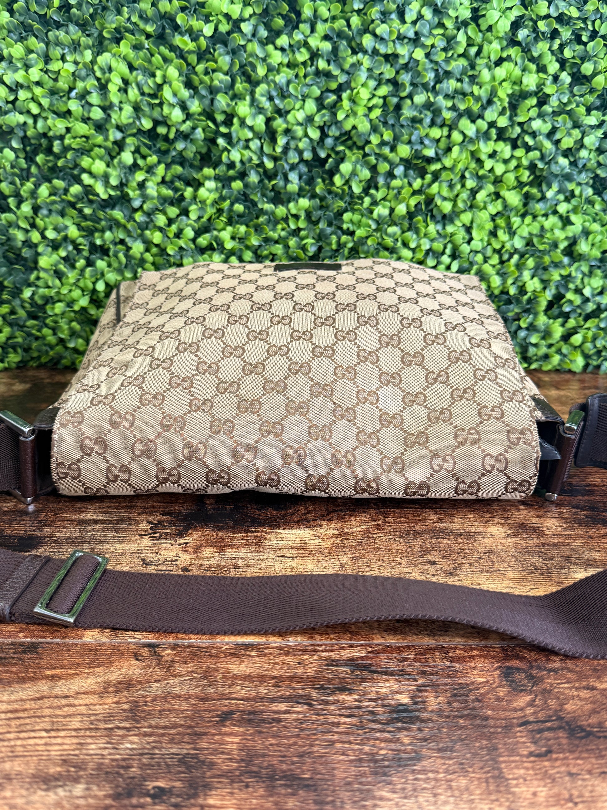 Gucci Flap Messenger GG Canvas