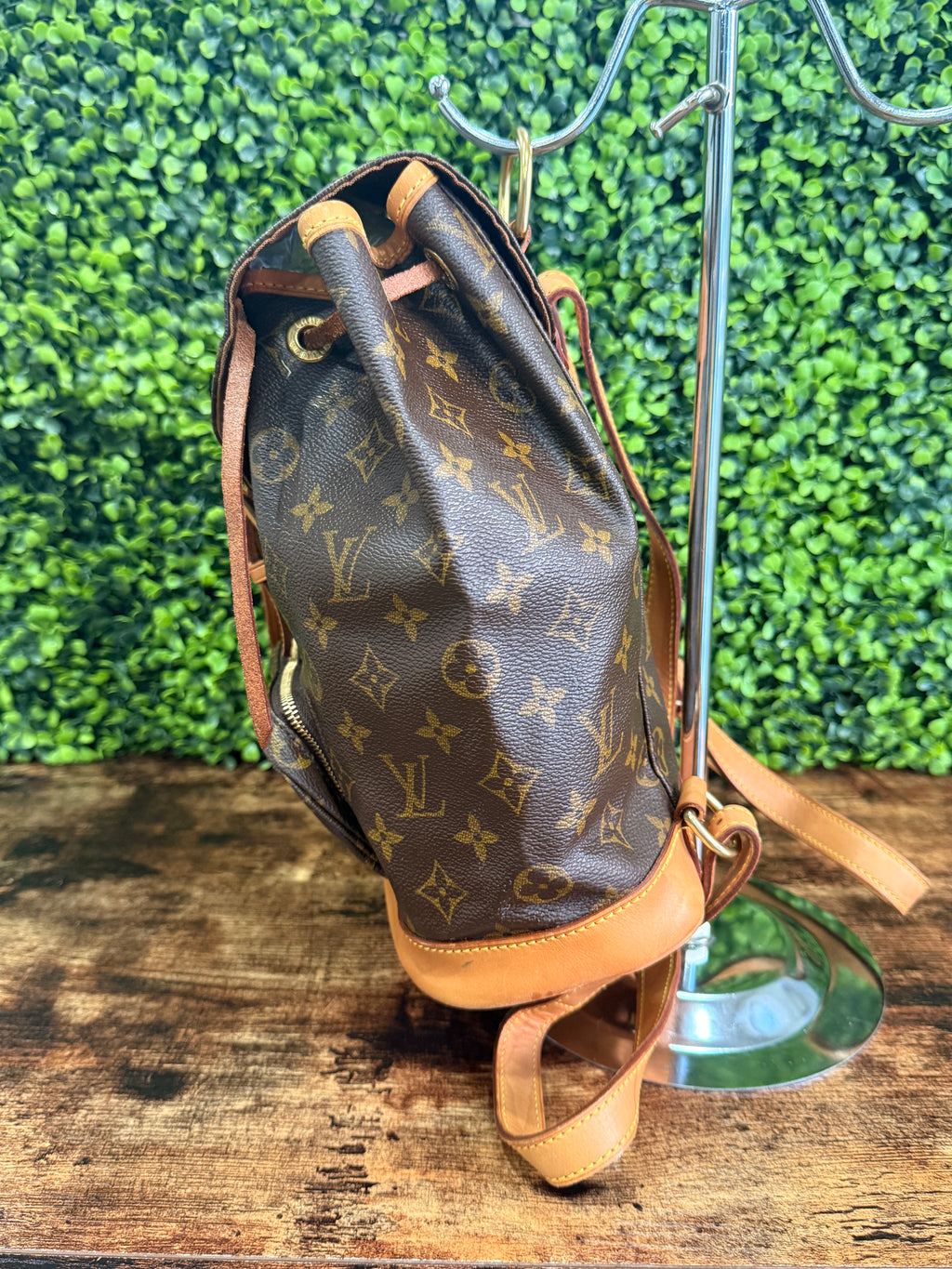 Louis Vuitton Montsouris MM Monogram