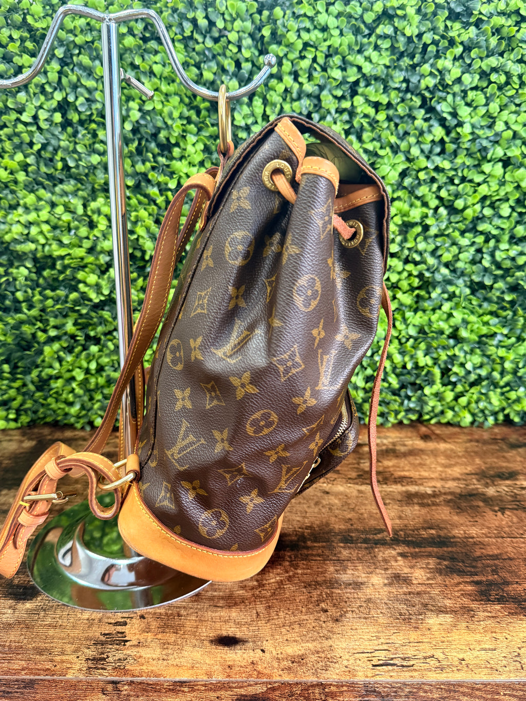 Louis Vuitton Montsouris MM Monogram