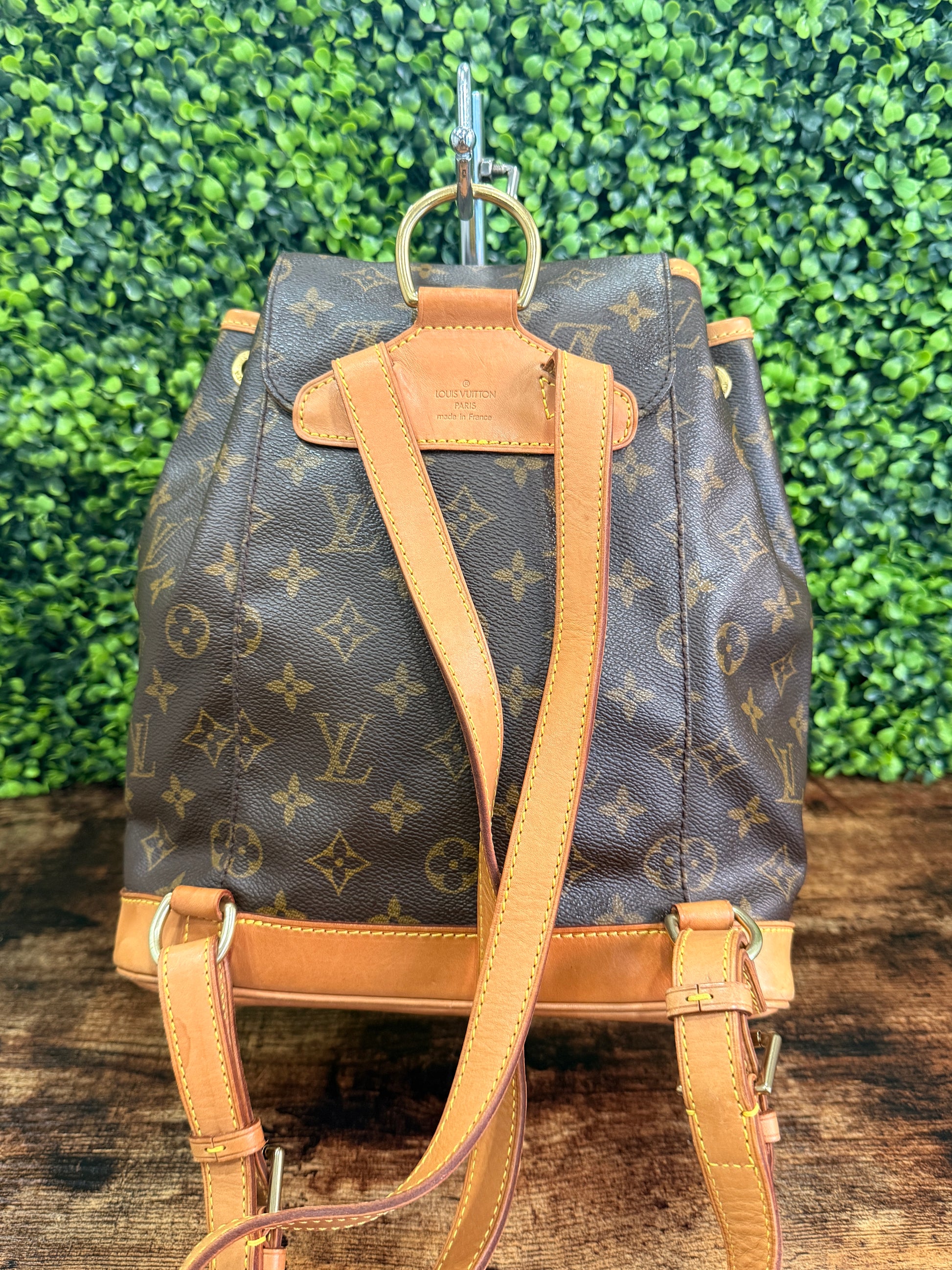 Louis Vuitton Montsouris MM Monogram