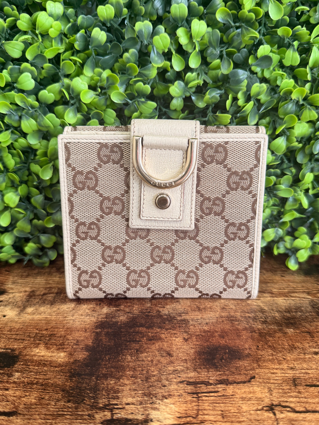 Gucci Abbey D-Ring GG Canvas Wallet