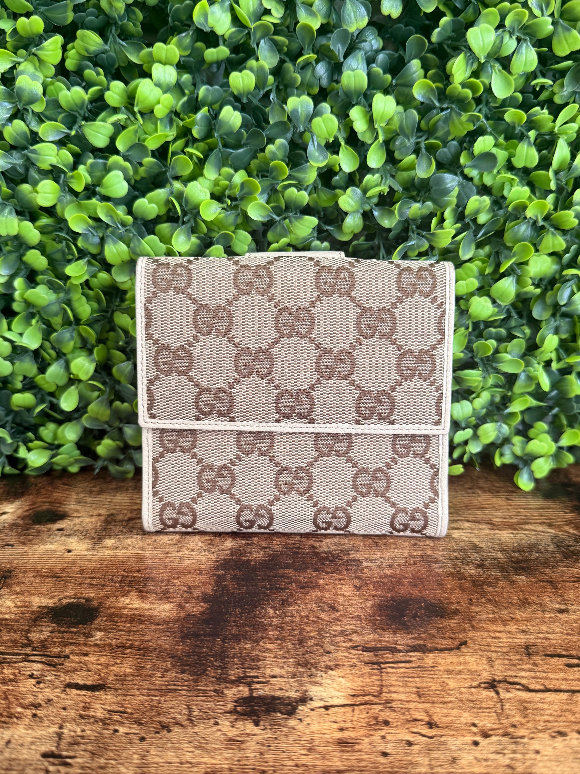 Gucci Abbey D-Ring GG Canvas Wallet