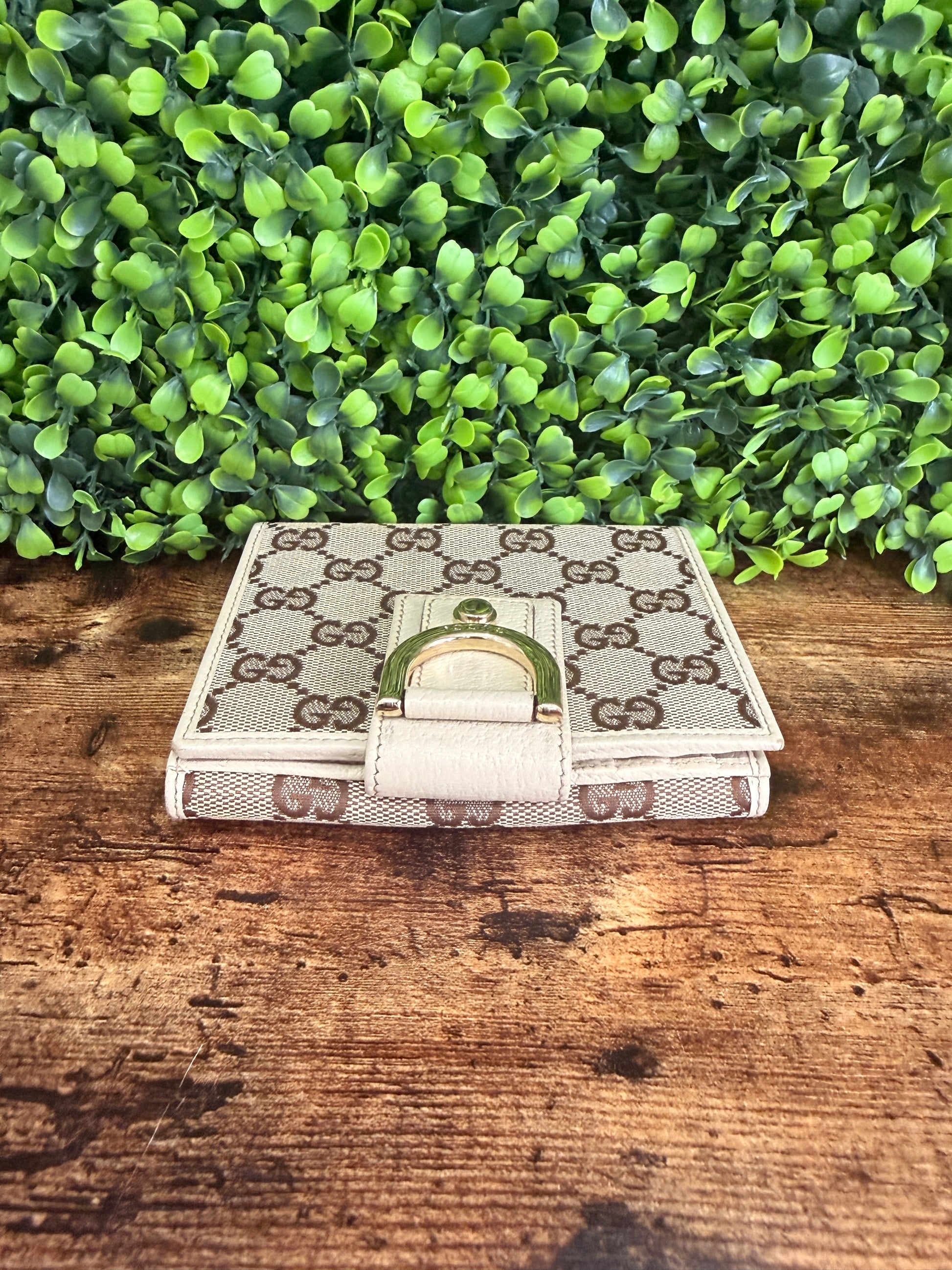 Gucci Abbey D-Ring GG Canvas Wallet