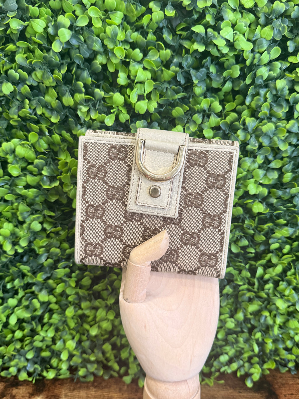 Gucci Abbey D-Ring GG Canvas Wallet