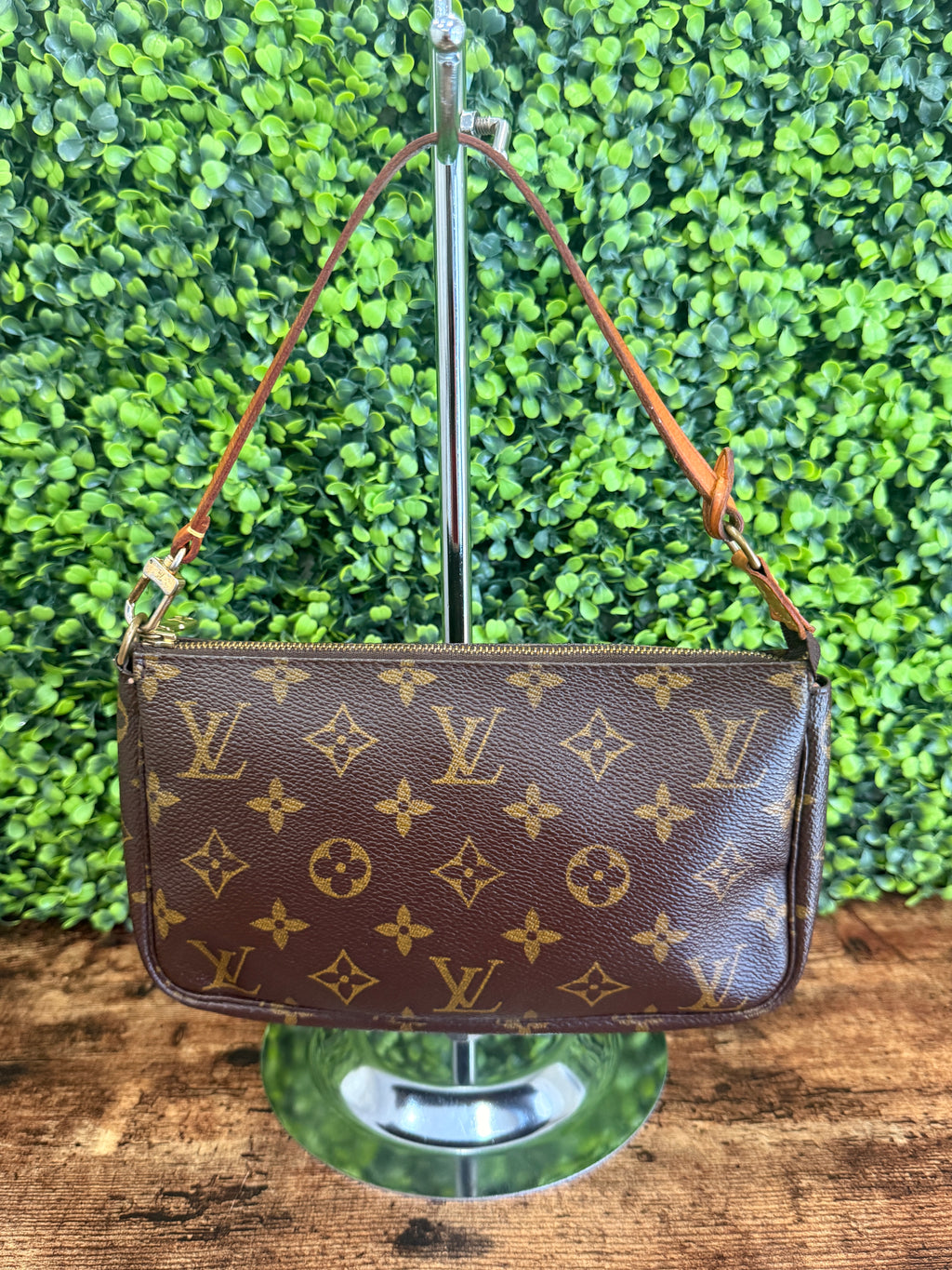 Louis Vuitton Monogram Pochette Accessoires