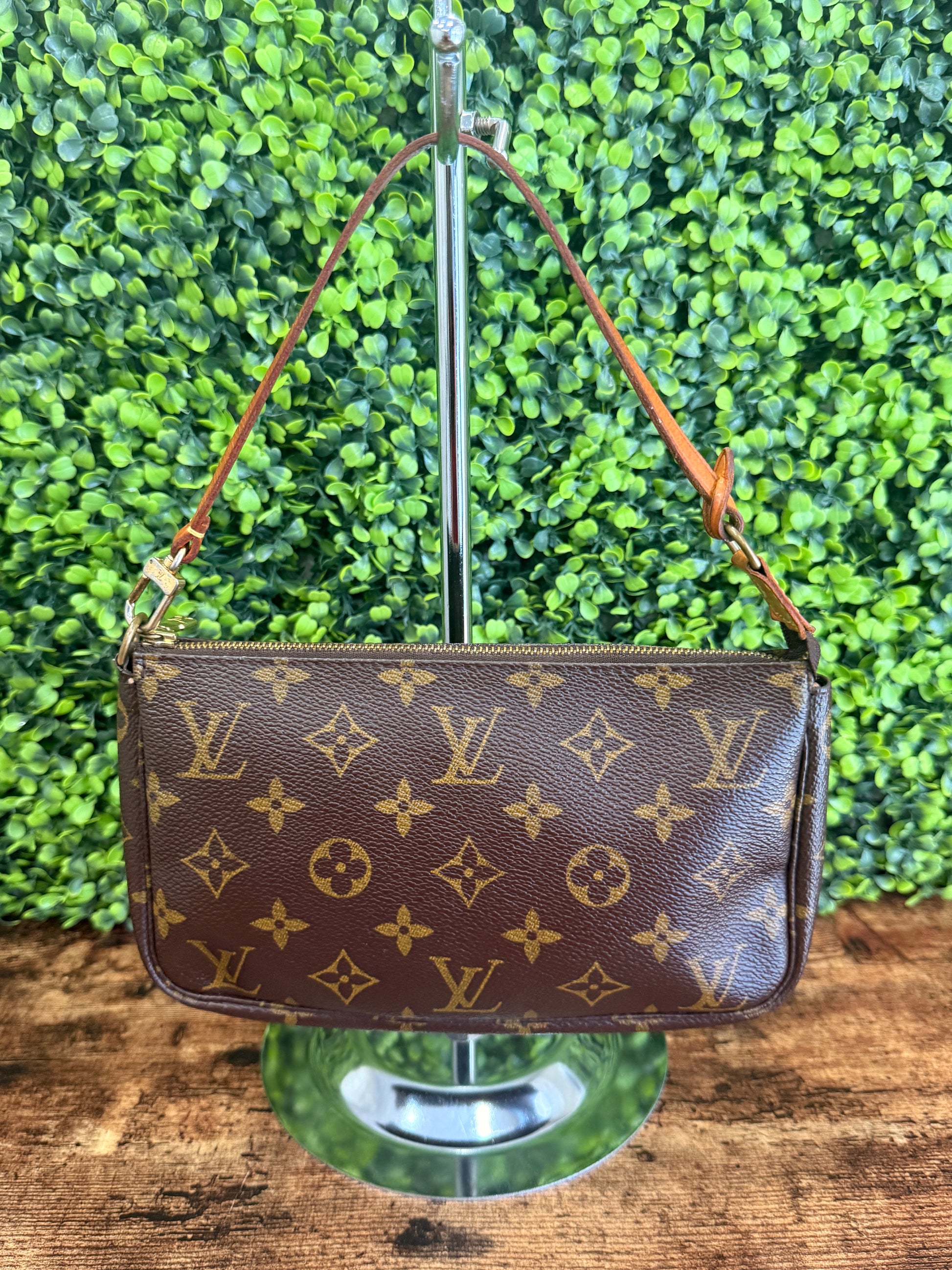 Louis Vuitton Monogram Pochette Accessoires