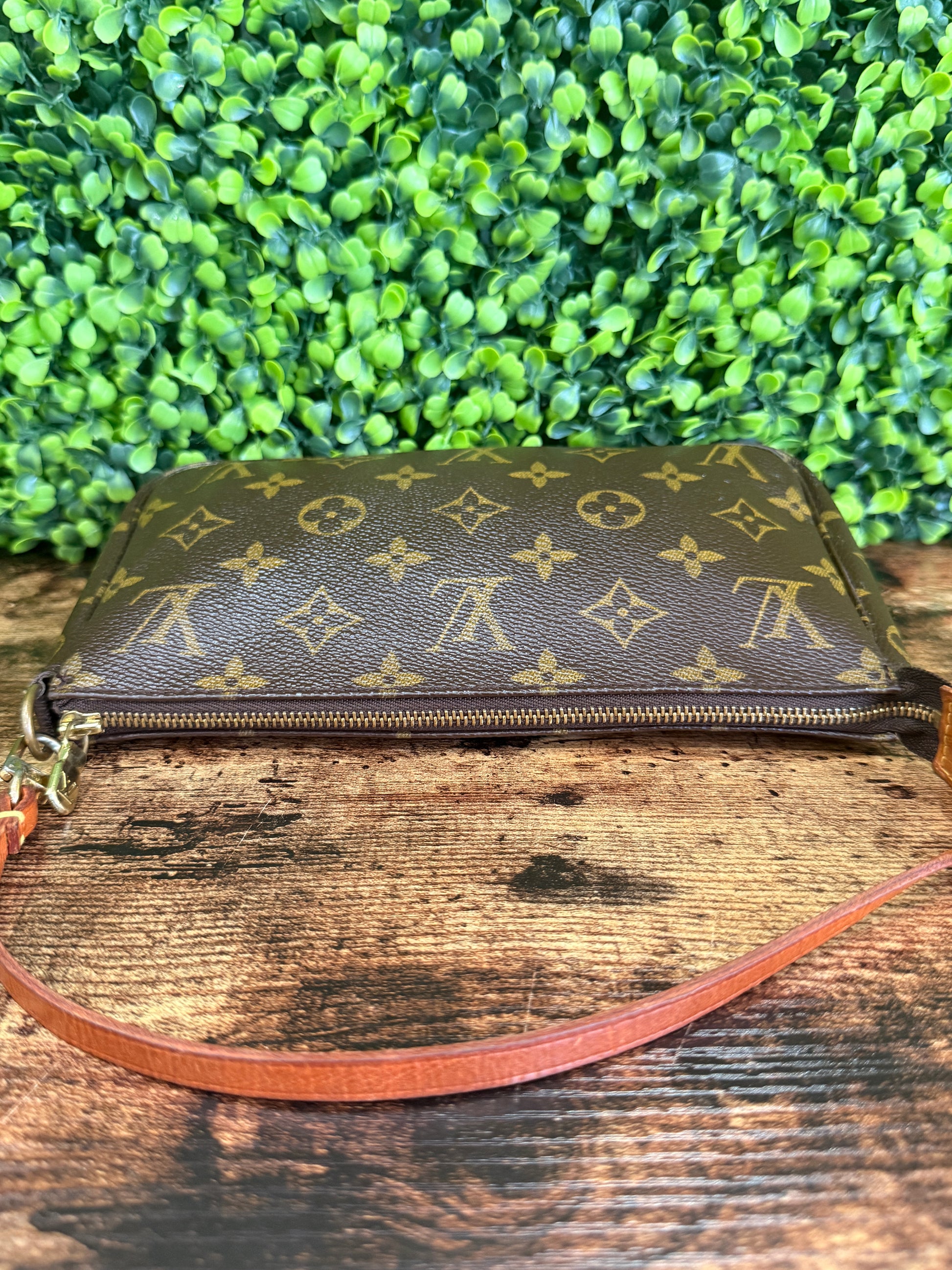 Louis Vuitton Monogram Pochette Accessoires