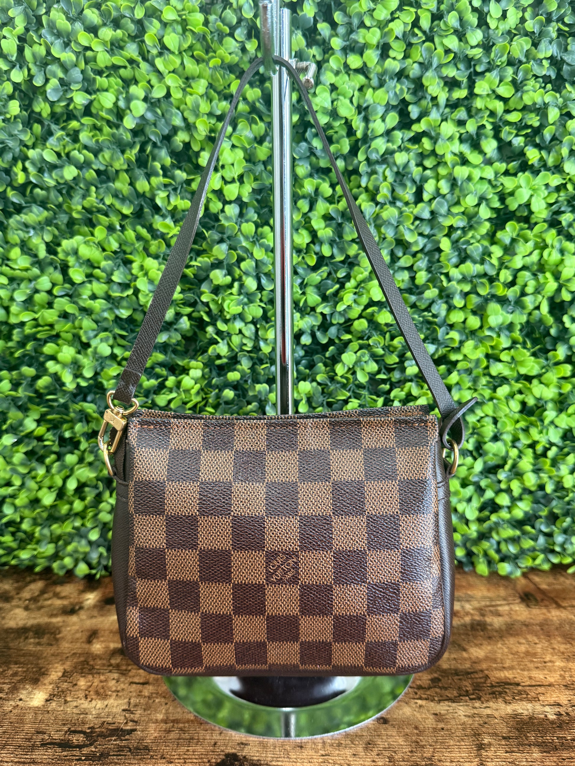 Louis Vuitton Trousse Pochette Damier Ebene