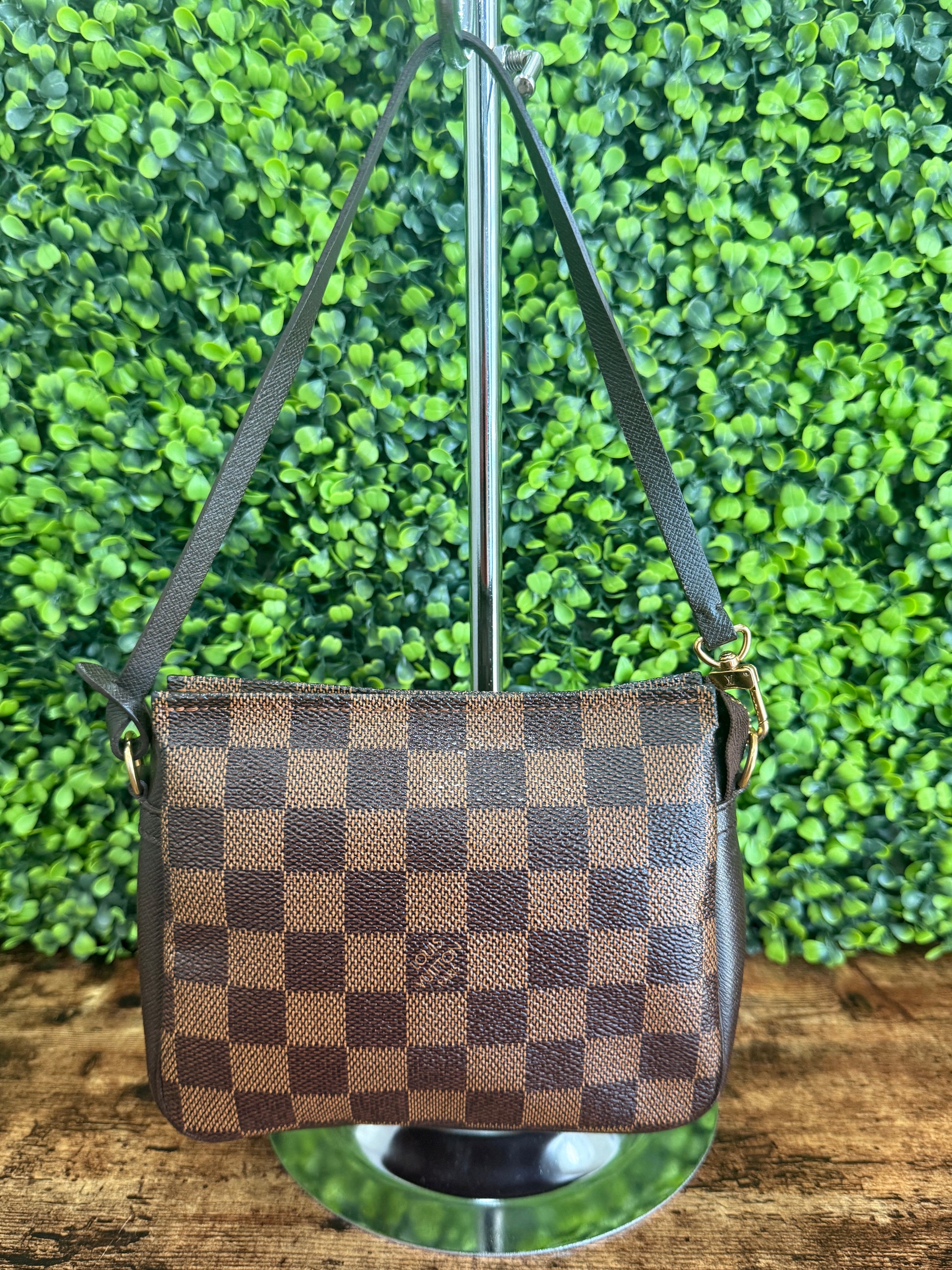 Louis Vuitton Trousse Pochette Damier Ebene