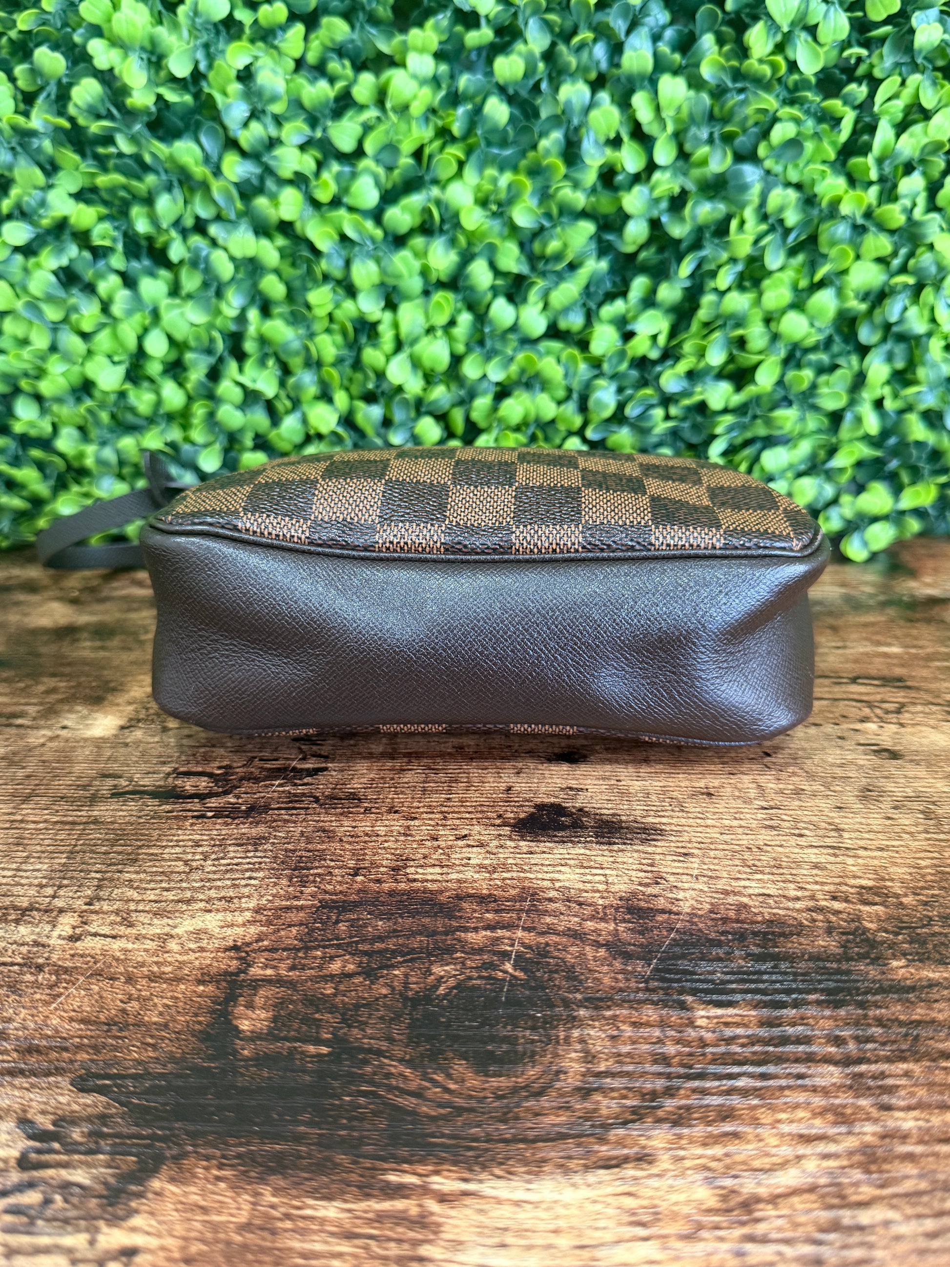 Louis Vuitton Trousse Pochette Damier Ebene