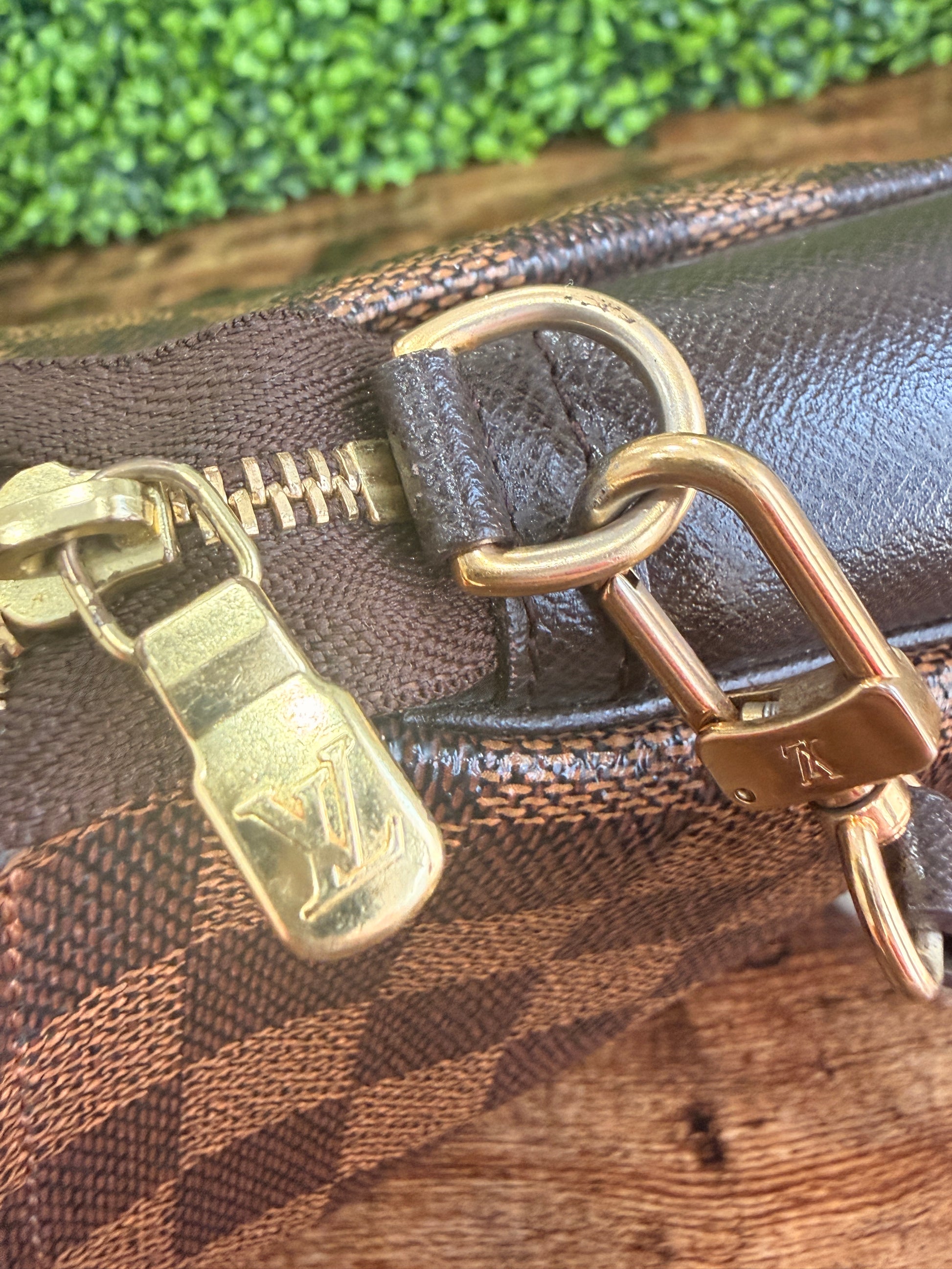 Louis Vuitton Trousse Pochette Damier Ebene
