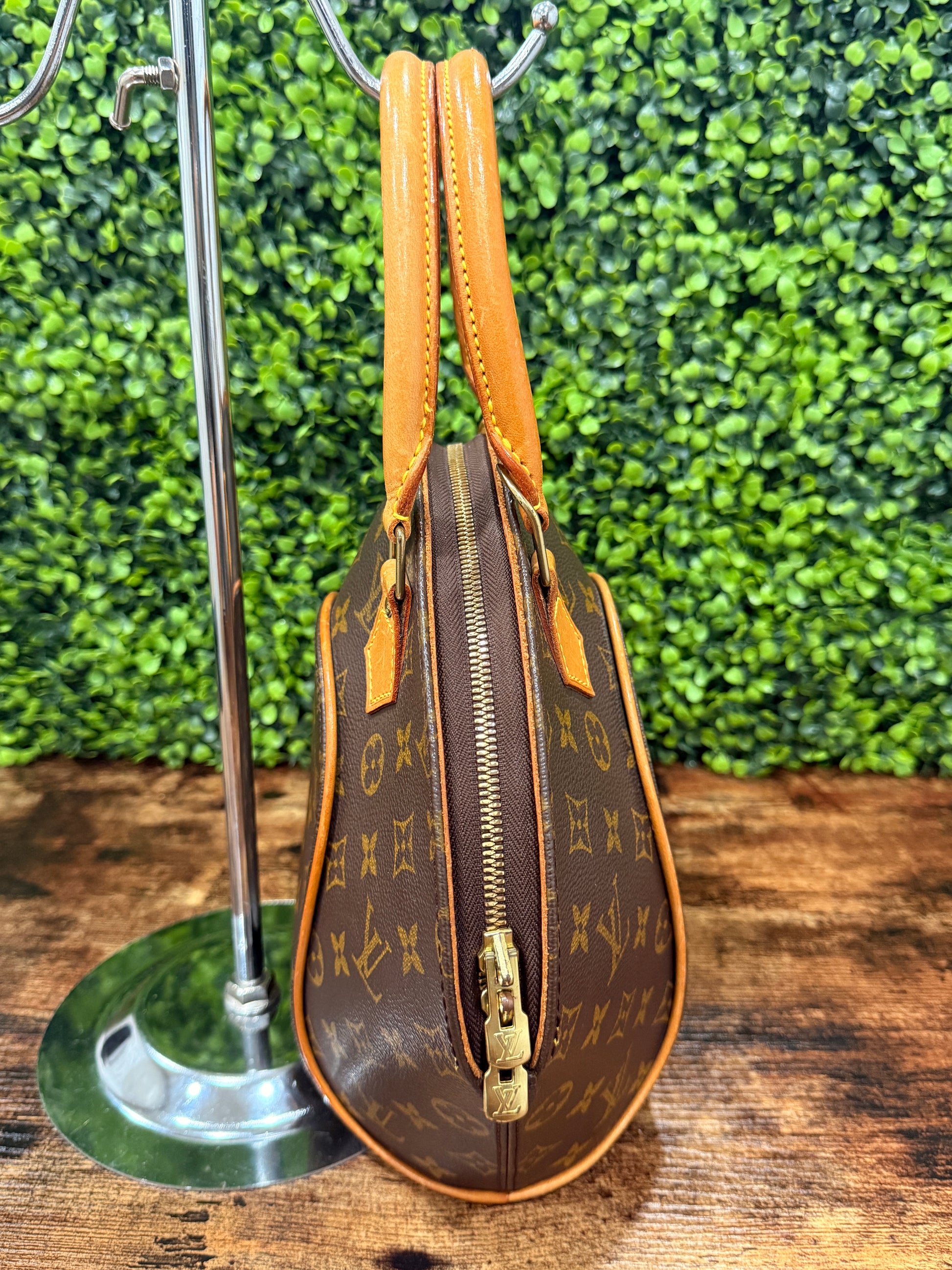 Louis Vuitton Ellipse PM Monogram