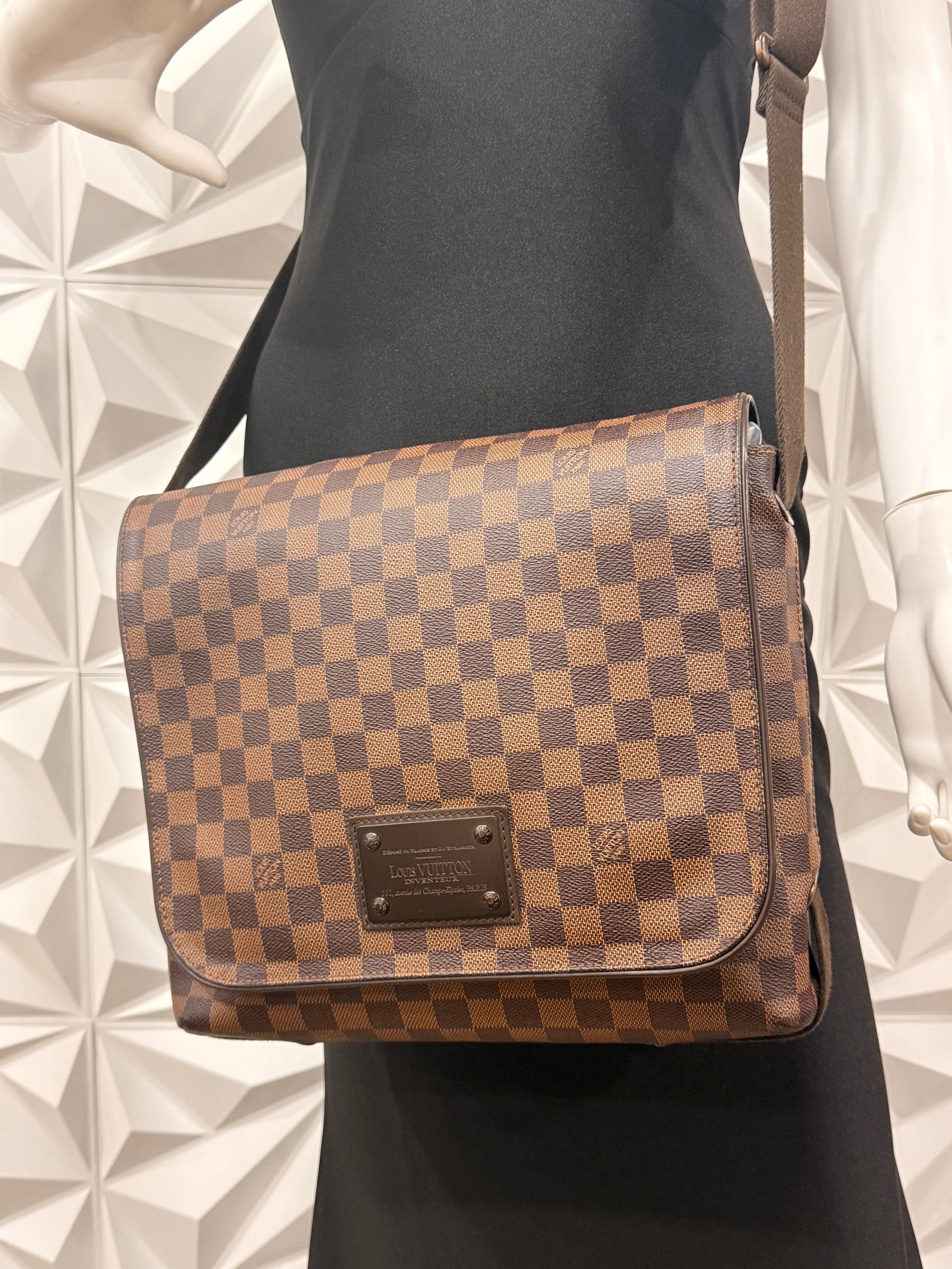 Louis Vuitton Damier Ebene Brooklyn MM