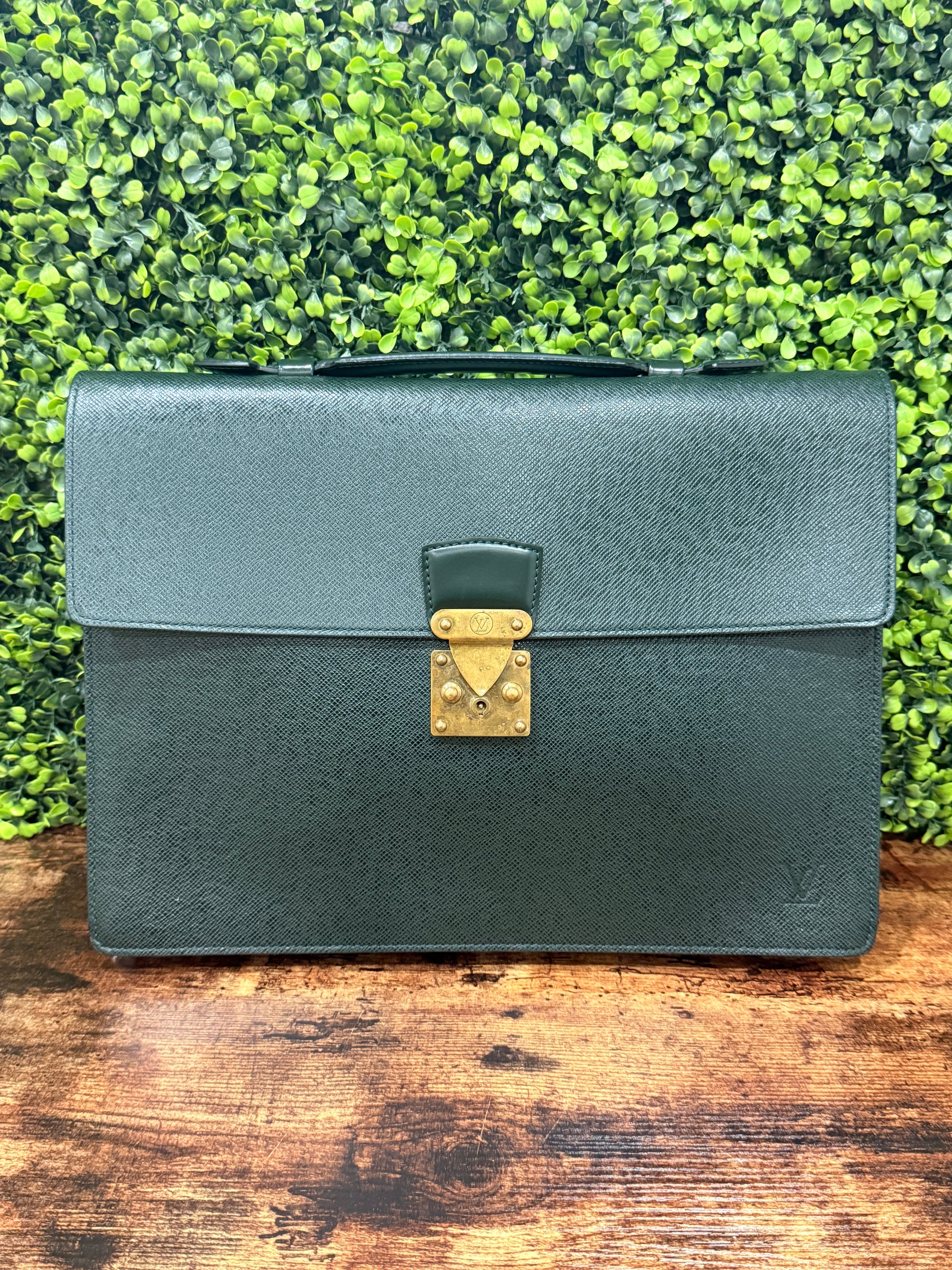 Louis Vuitton Taiga Serviette Clado Briefcase