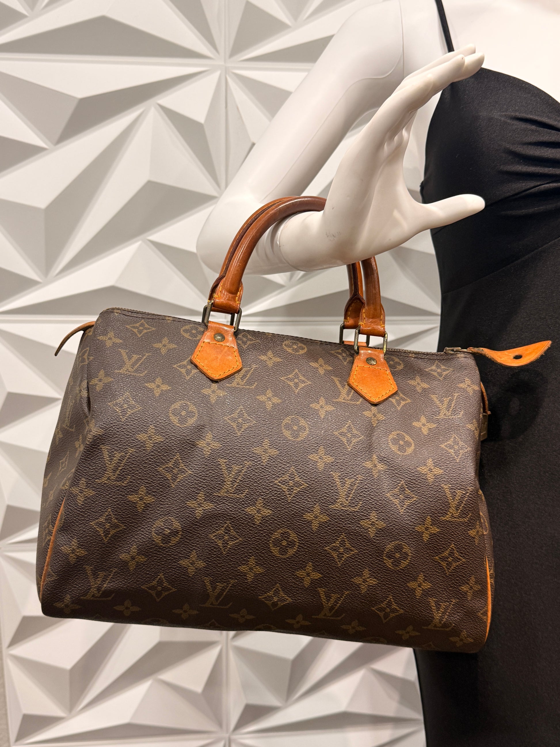 Louis Vuitton Monogram Speedy 30