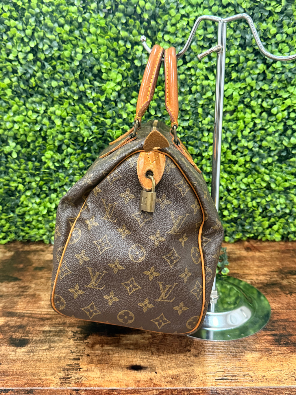 Louis Vuitton Monogram Speedy 30