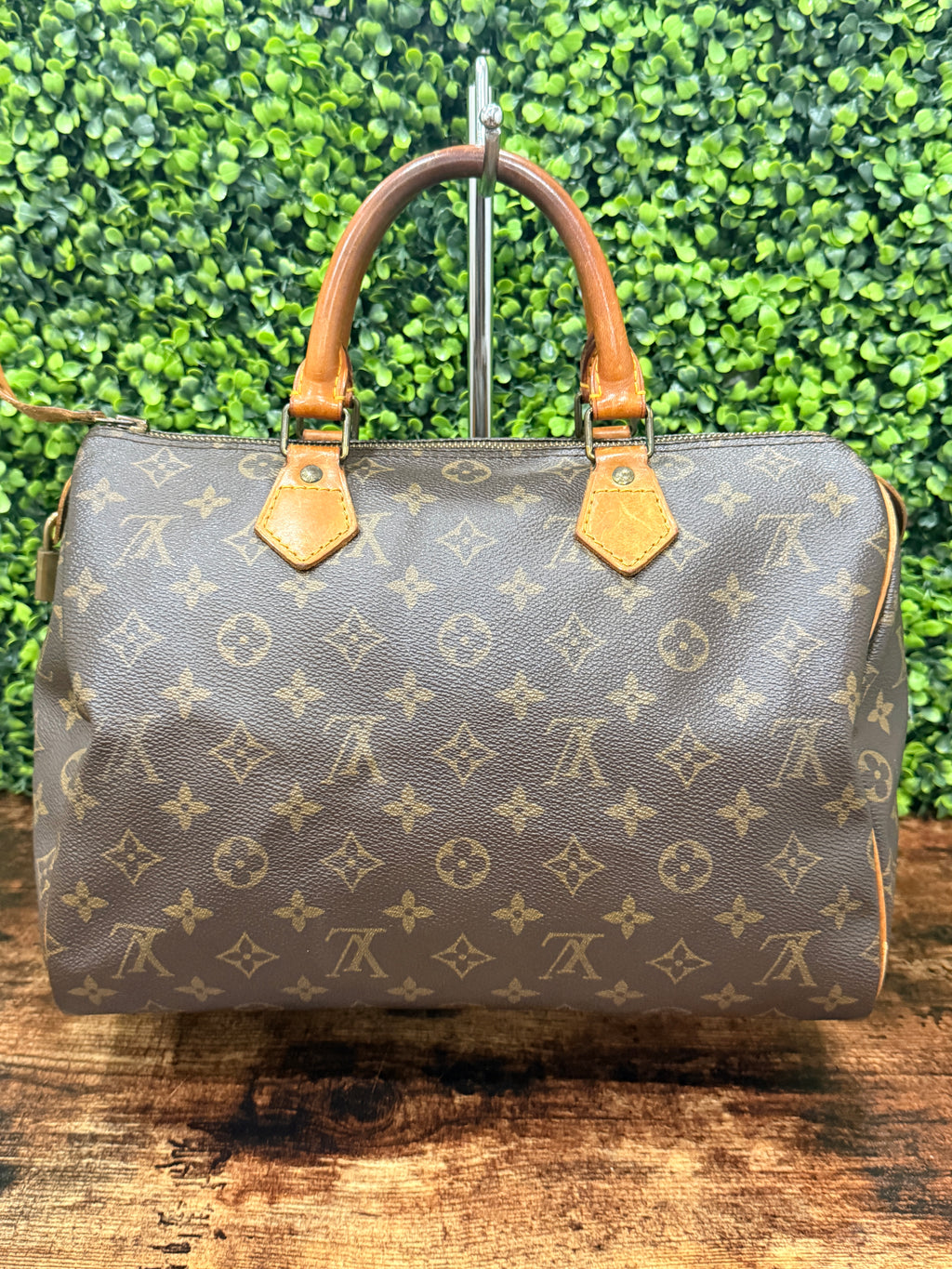 Louis Vuitton Monogram Speedy 30