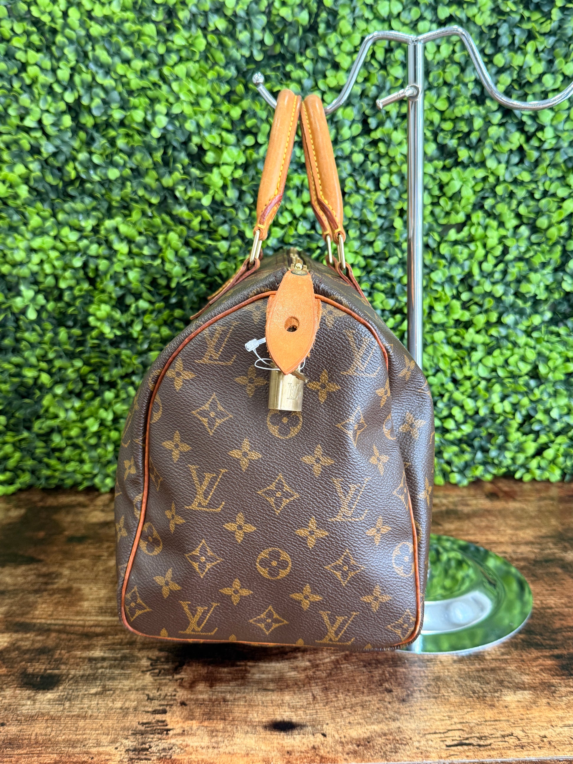 Louis Vuitton Monogram Speedy 30