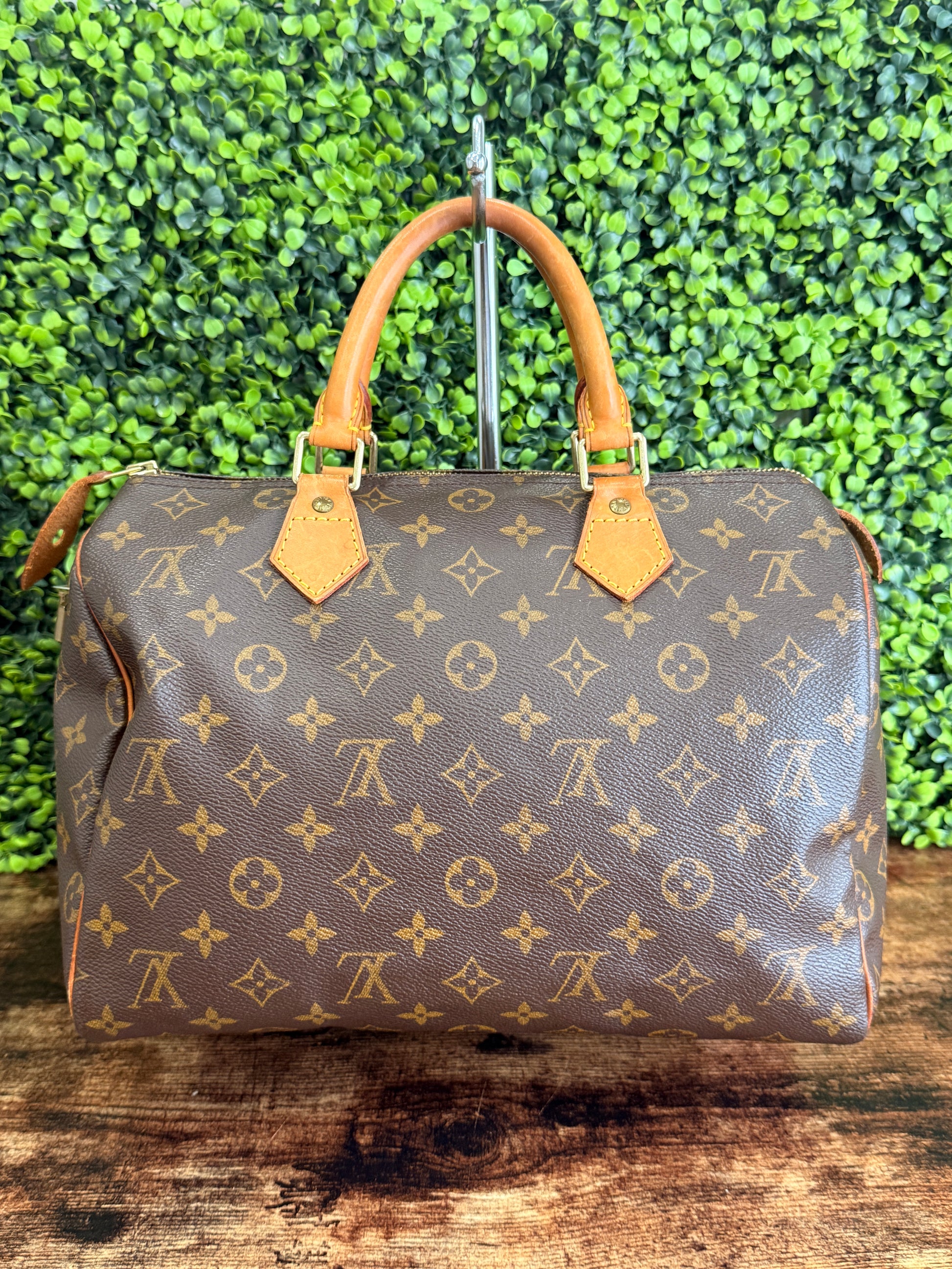 Louis Vuitton Monogram Speedy 30