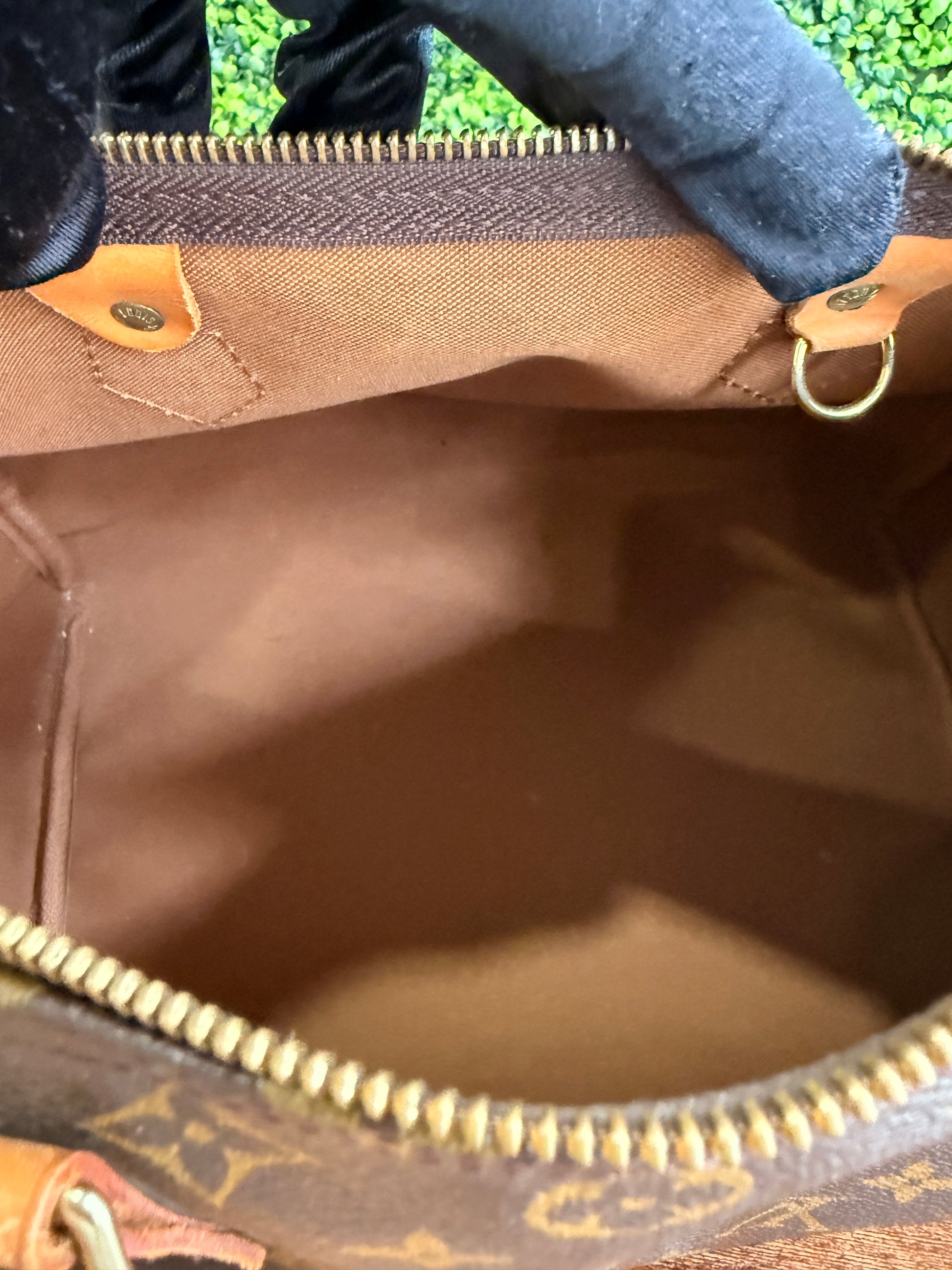 Louis Vuitton Monogram Speedy 30