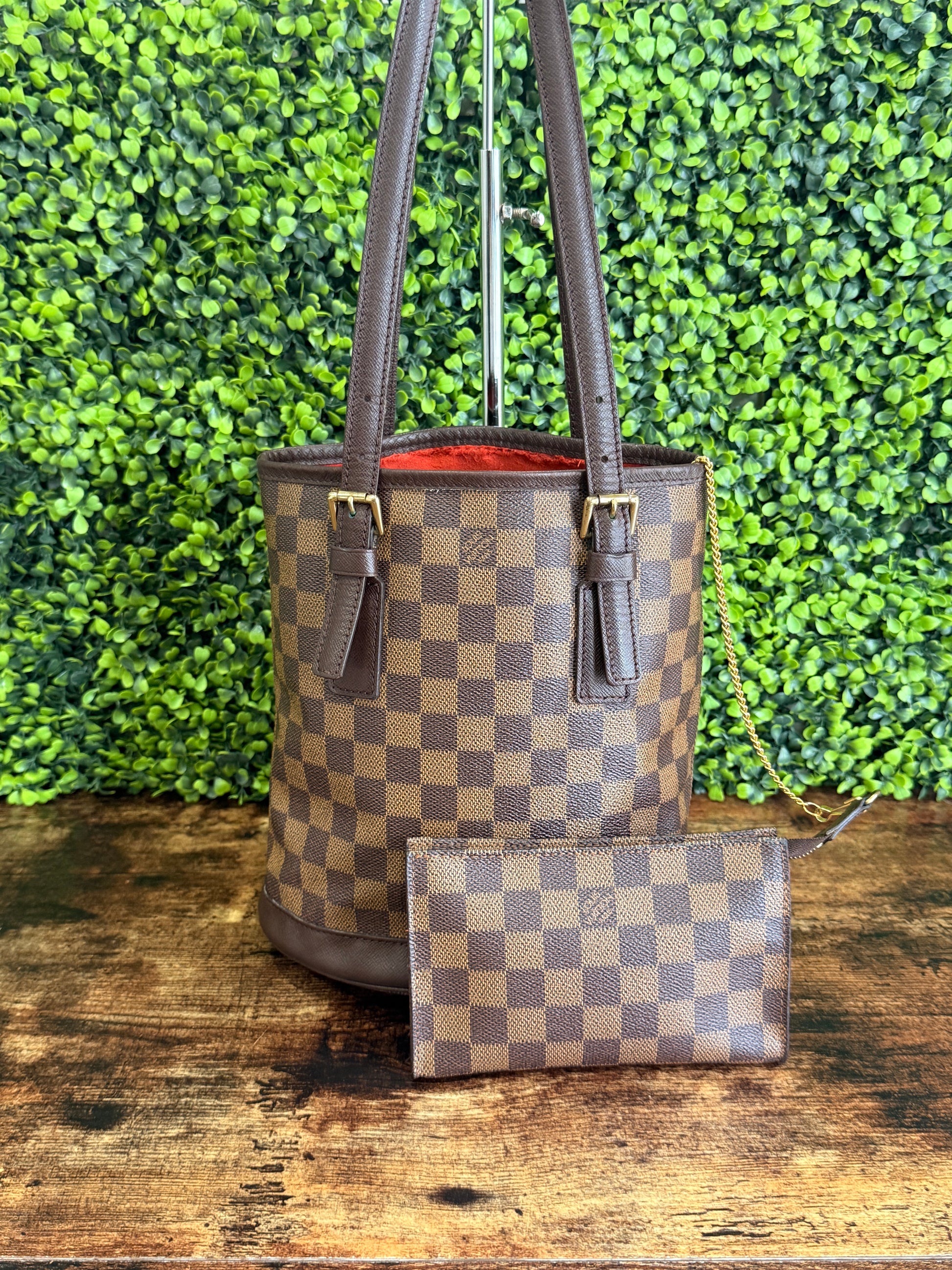 Louis Vuitton Marais Damier Ebene